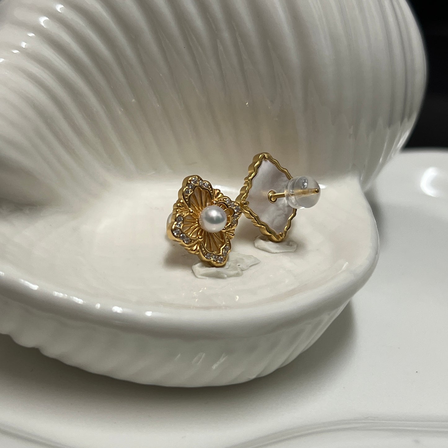 Luxury golden floral Earring with white freshwater pearl 4-5mm s925