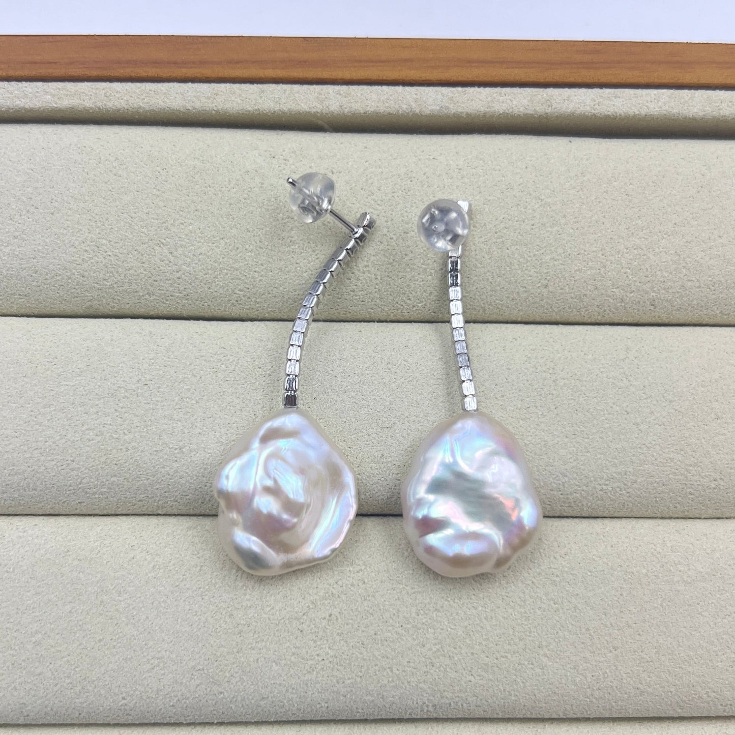 Seedless Flower Pearl Dainty Flowy Earrings S925