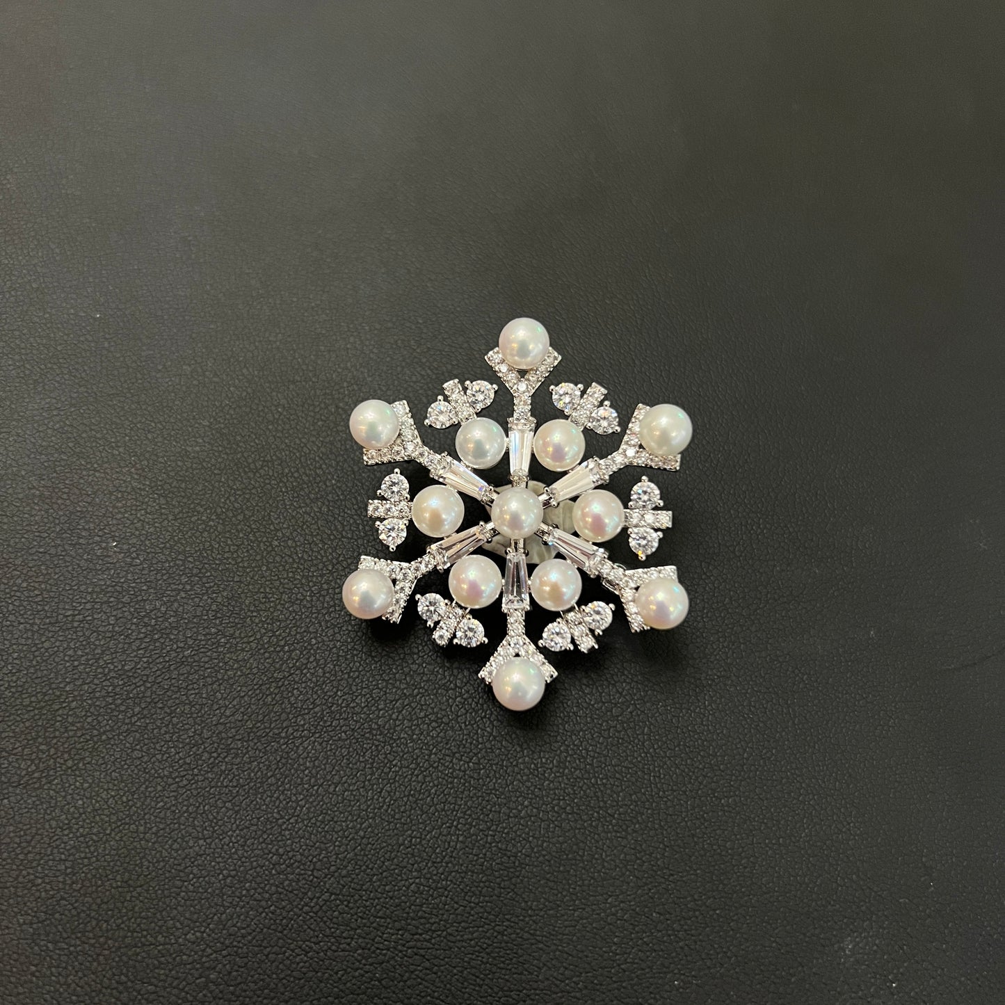 Snowflake Brooch with Freshwater Pearl Alloy Metal