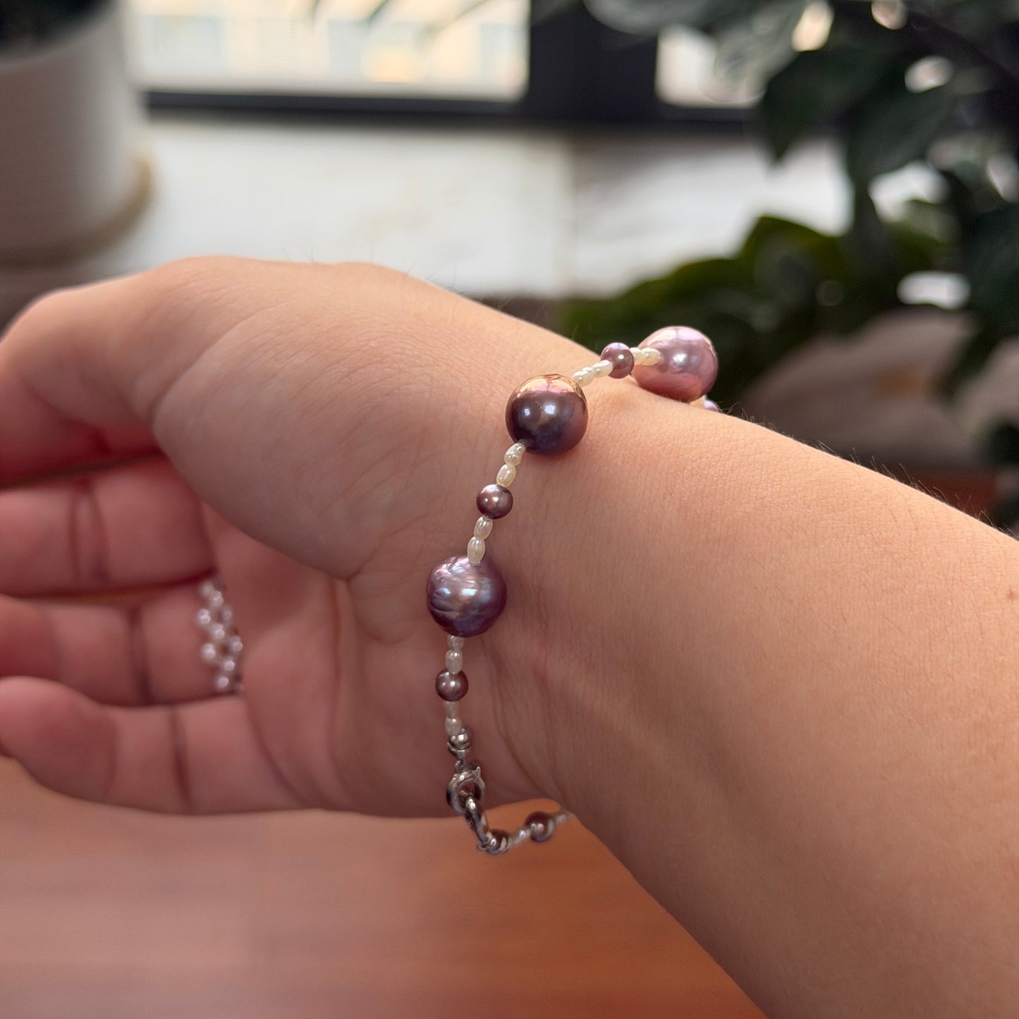 Metallic Purple freshwater pearl with Freshwater Keshi bracelet s925