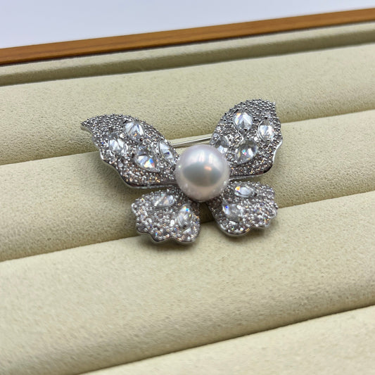 Butterfly Pearl Brooch 9.9mm