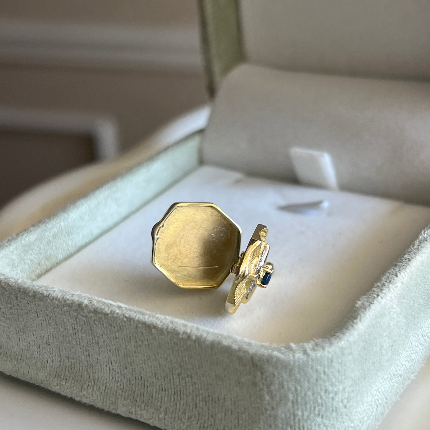 Cute Blue gemstone golden pendant s925 box design vintage style