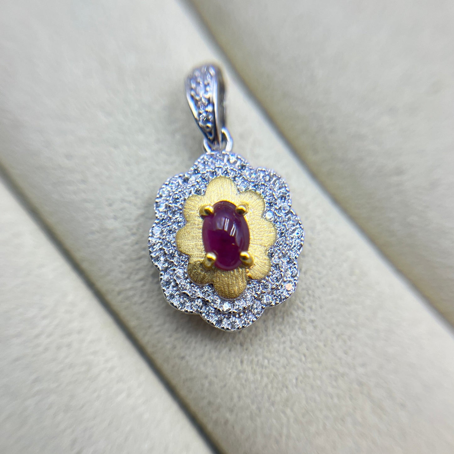 Ruby pendant s925