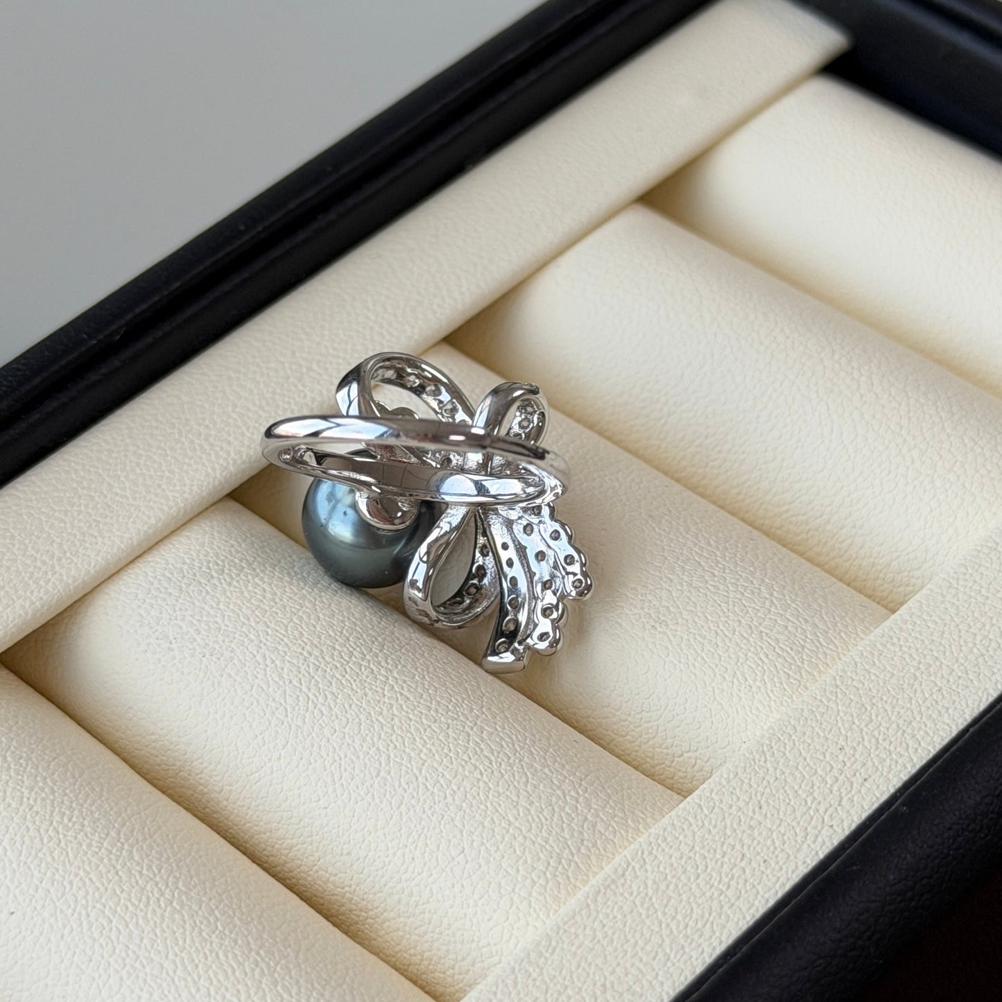Black Tahitian pearl luxury bow cz stone ring s925