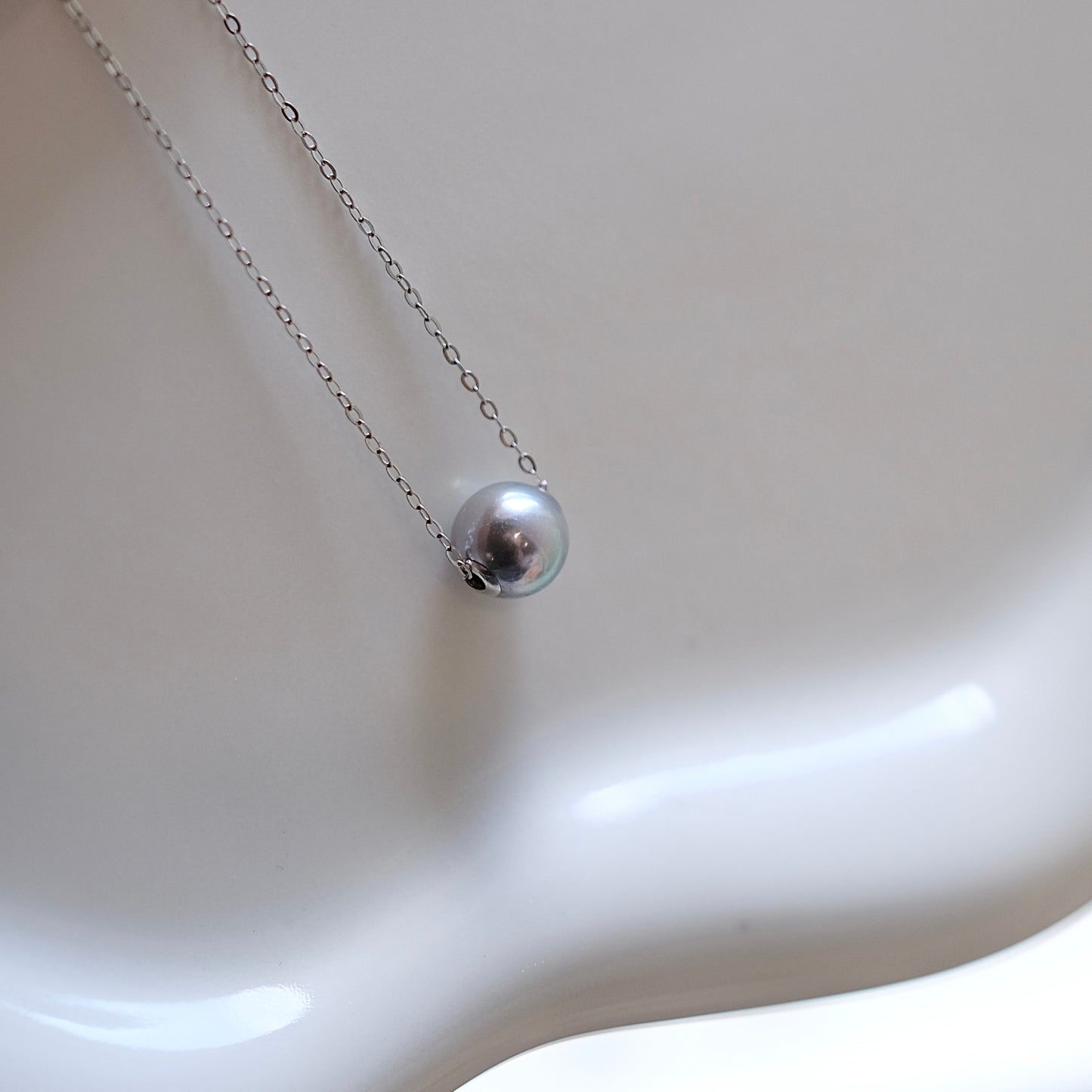 Stunning luster Akoya pearl lulu tong silver gray madama color necklace