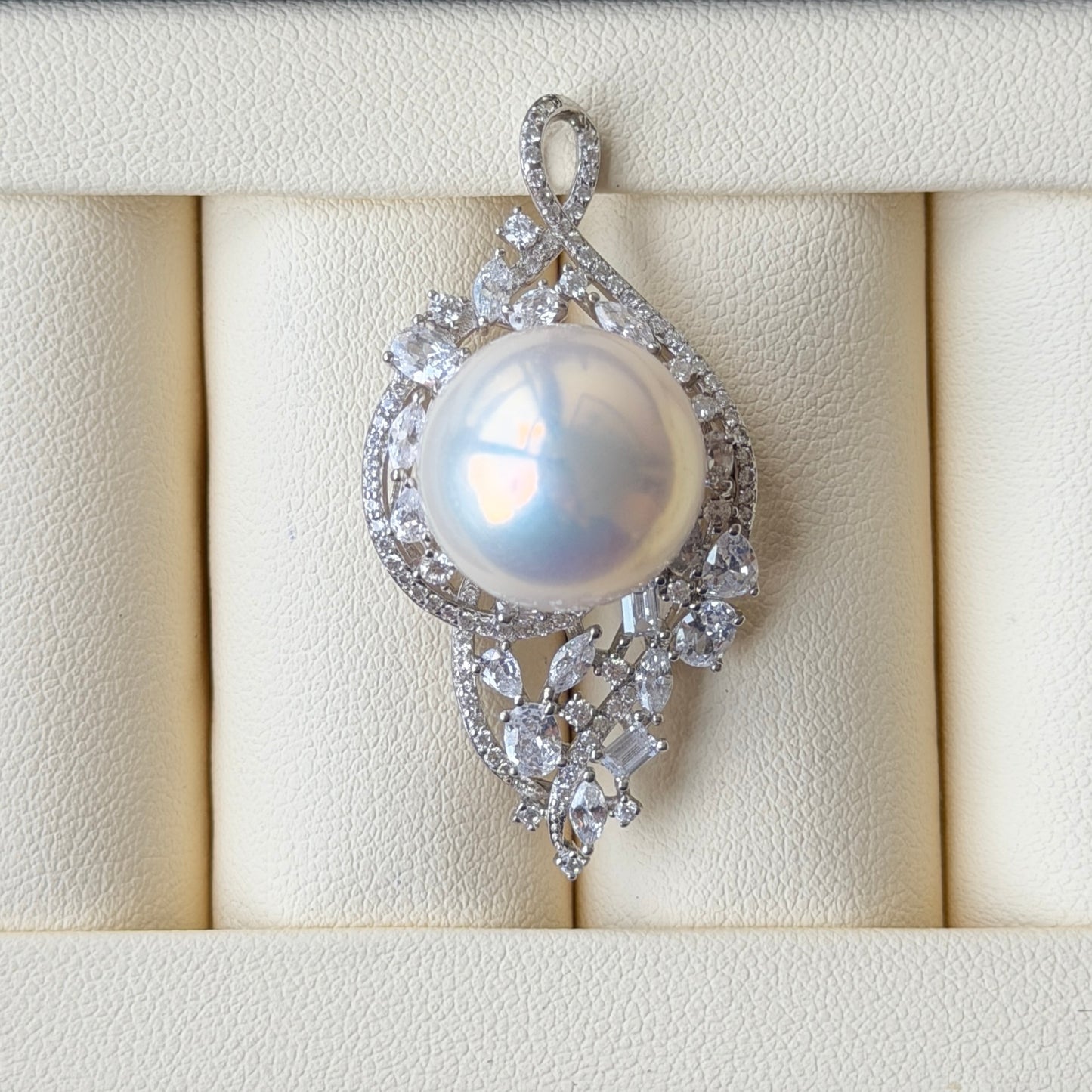 Very delicate sparkle Huge 15mm Metallic luster Edison Frehshwater Pearl pendant s925