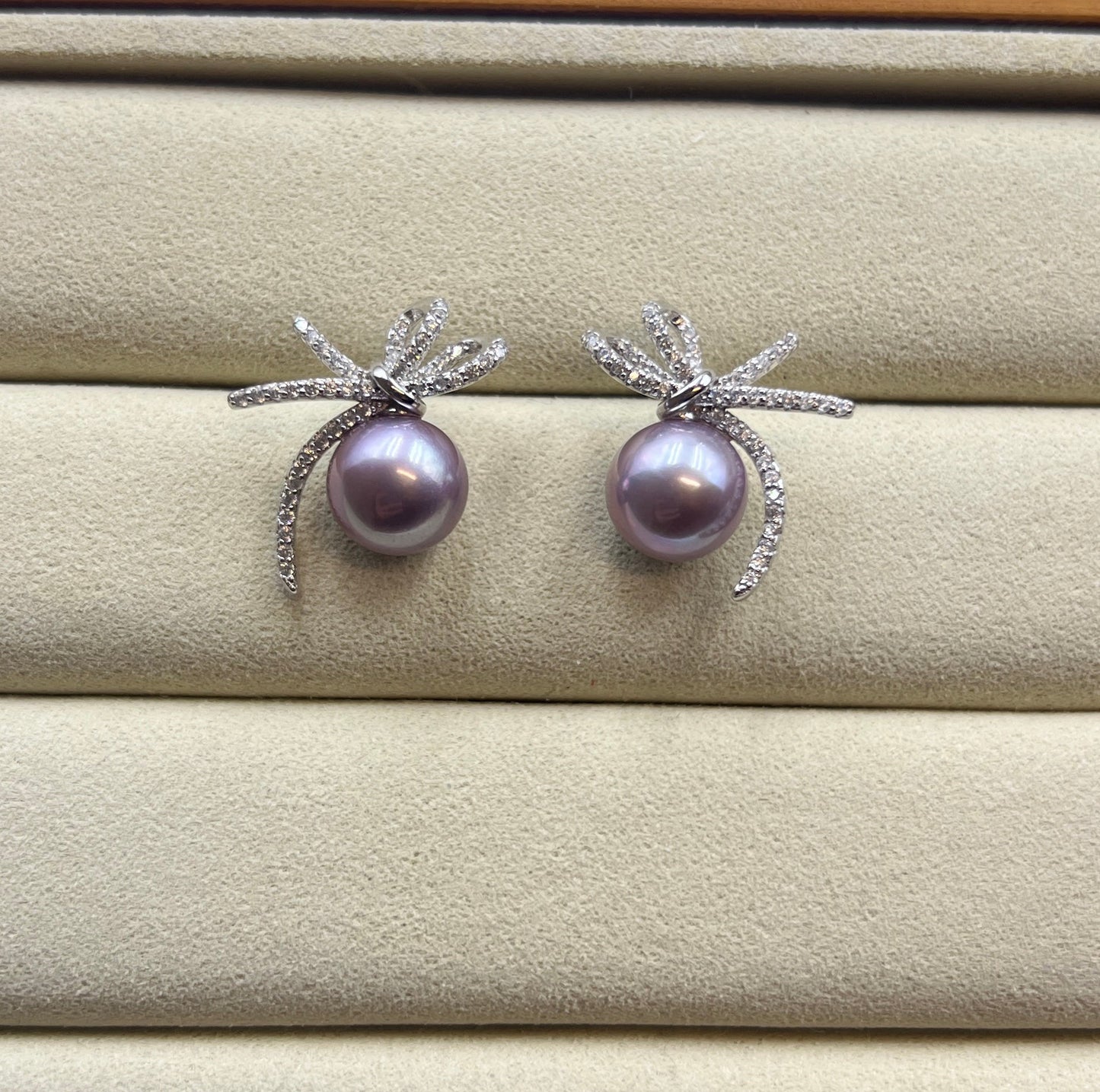 9.9mm Bowtie Purple Pearl earrings s925