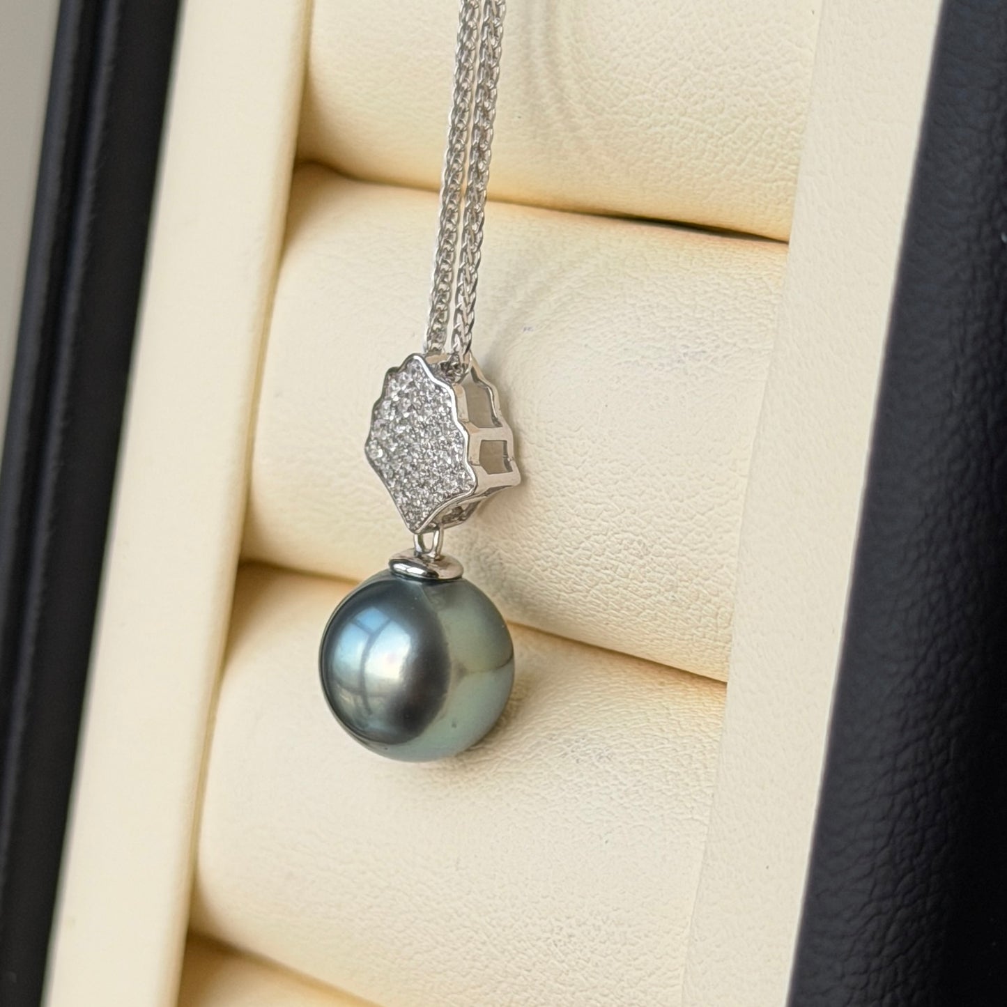 Delicate shell style Black Tahitian s925 necklace s925 9-10mm