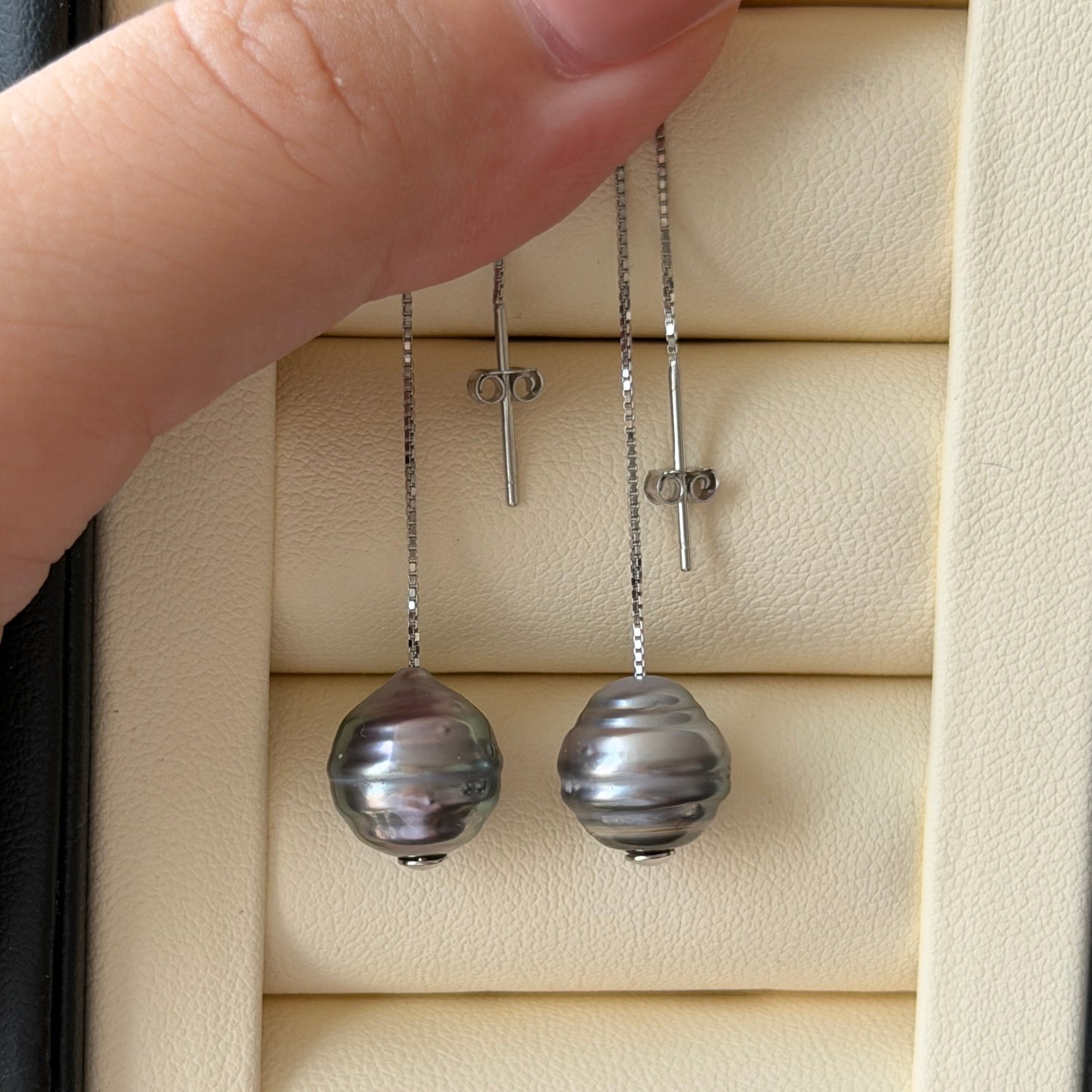Deal Platinum Grey Black Tahitian pearl earrings Dangling style s925