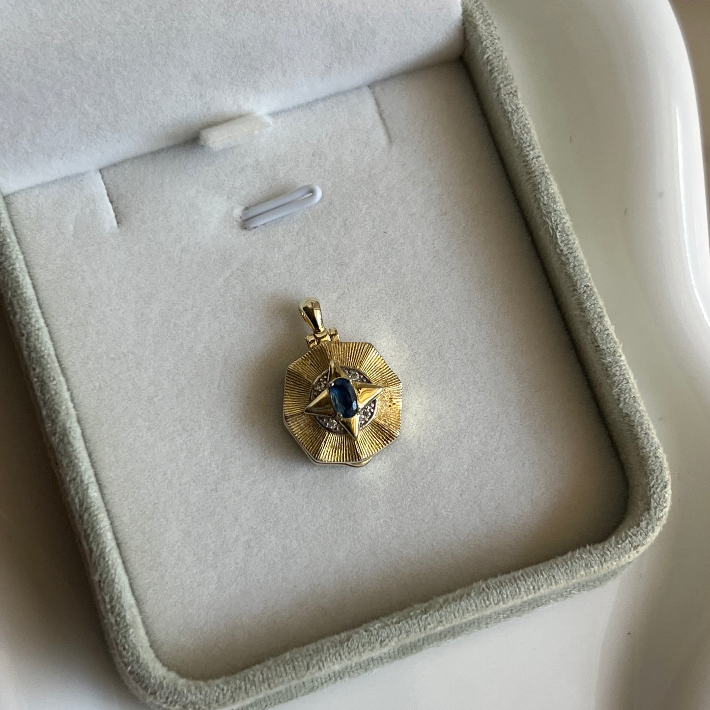 Cute Blue gemstone golden pendant s925 box design vintage style