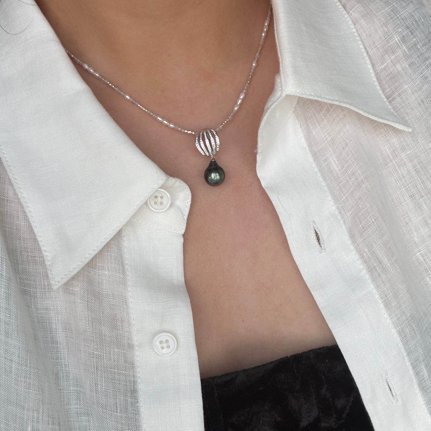 Luxury Shell Style Tear drop Black Tahitian Pearl Stunning luster detachable pendant s925 10.5-11mm