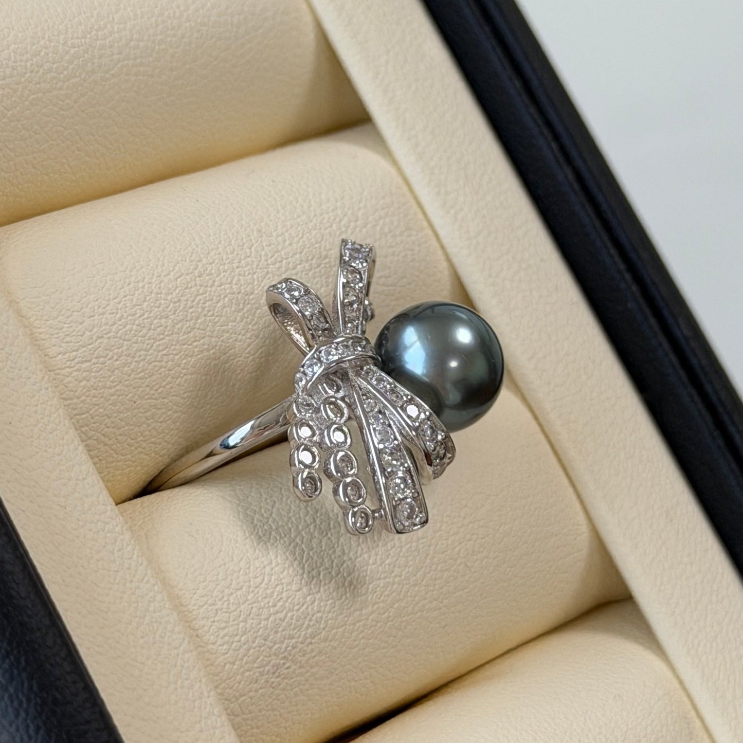 Black Tahitian pearl luxury bow cz stone ring s925