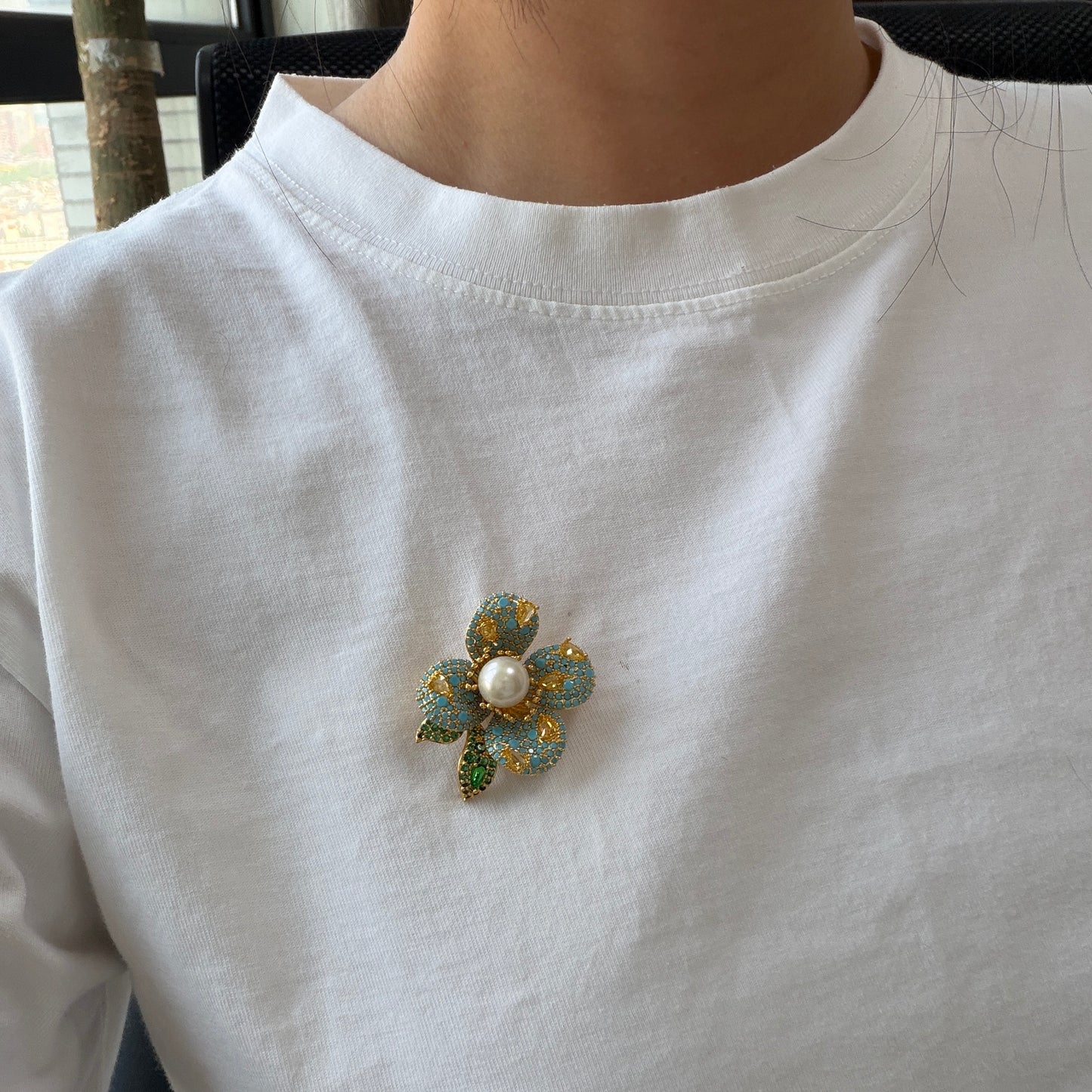 Blue yellow floral pearl brooch alloy