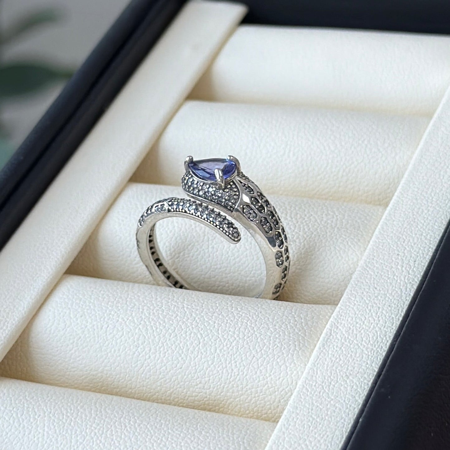 Snake Cornflower Blue Sapphire ring s925