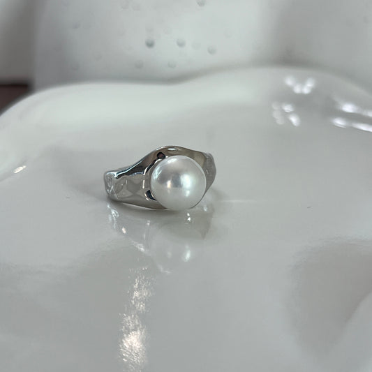 Modern simple 9-10mm Freshwater Edison pearl ring