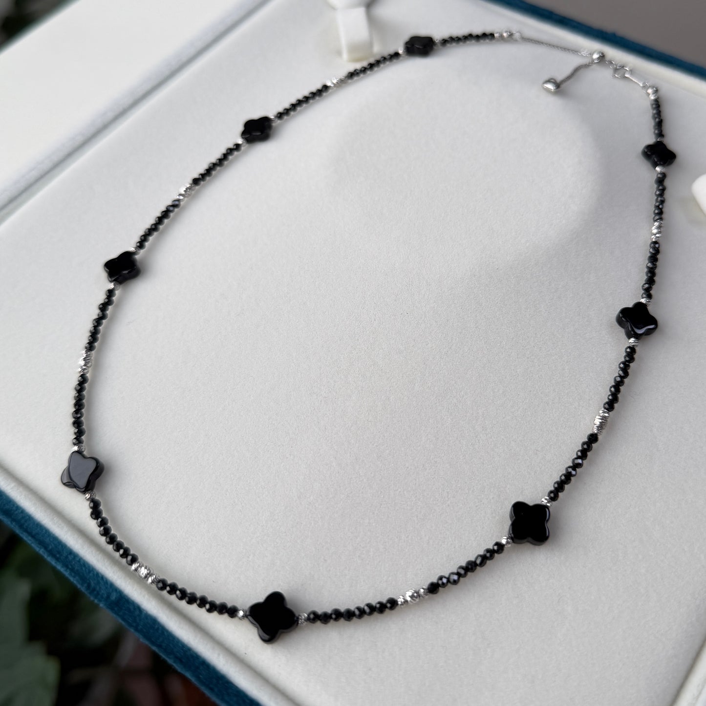 Black Lucky Four leaves flower Agate with black spinel necklace s925
