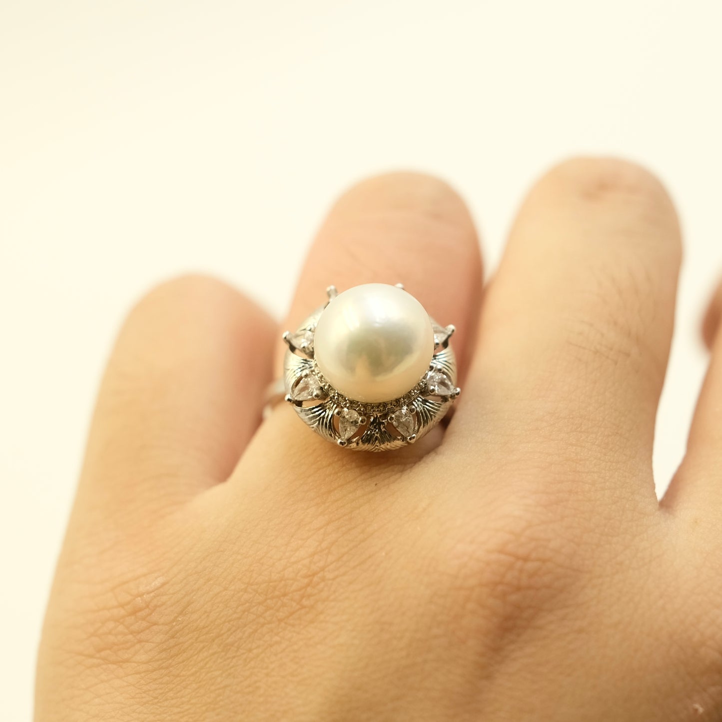 Vintage Floral White Freshwater Edison Pearl Ring Alloy with white gold plated