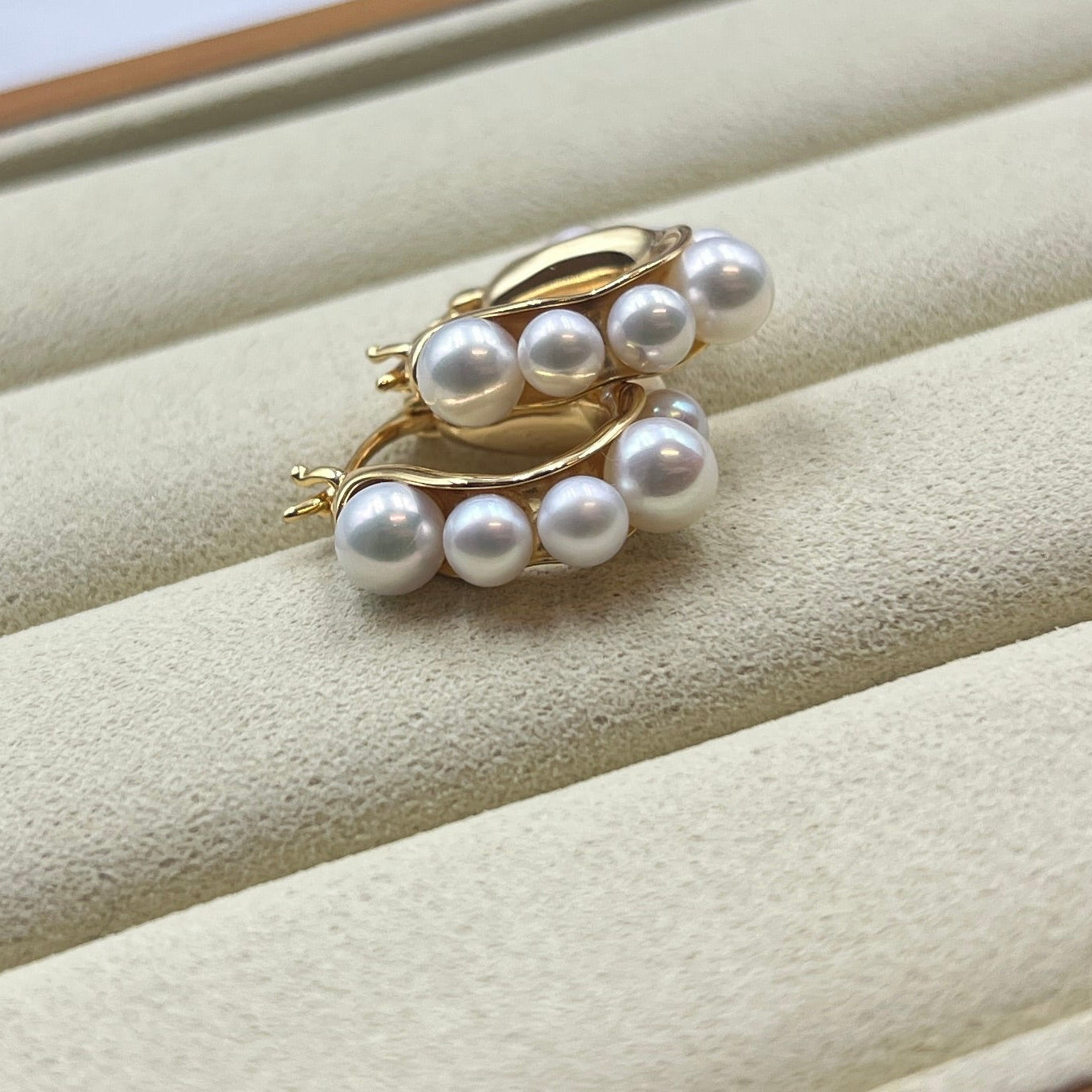 Golden pearl Hoop earrings s925