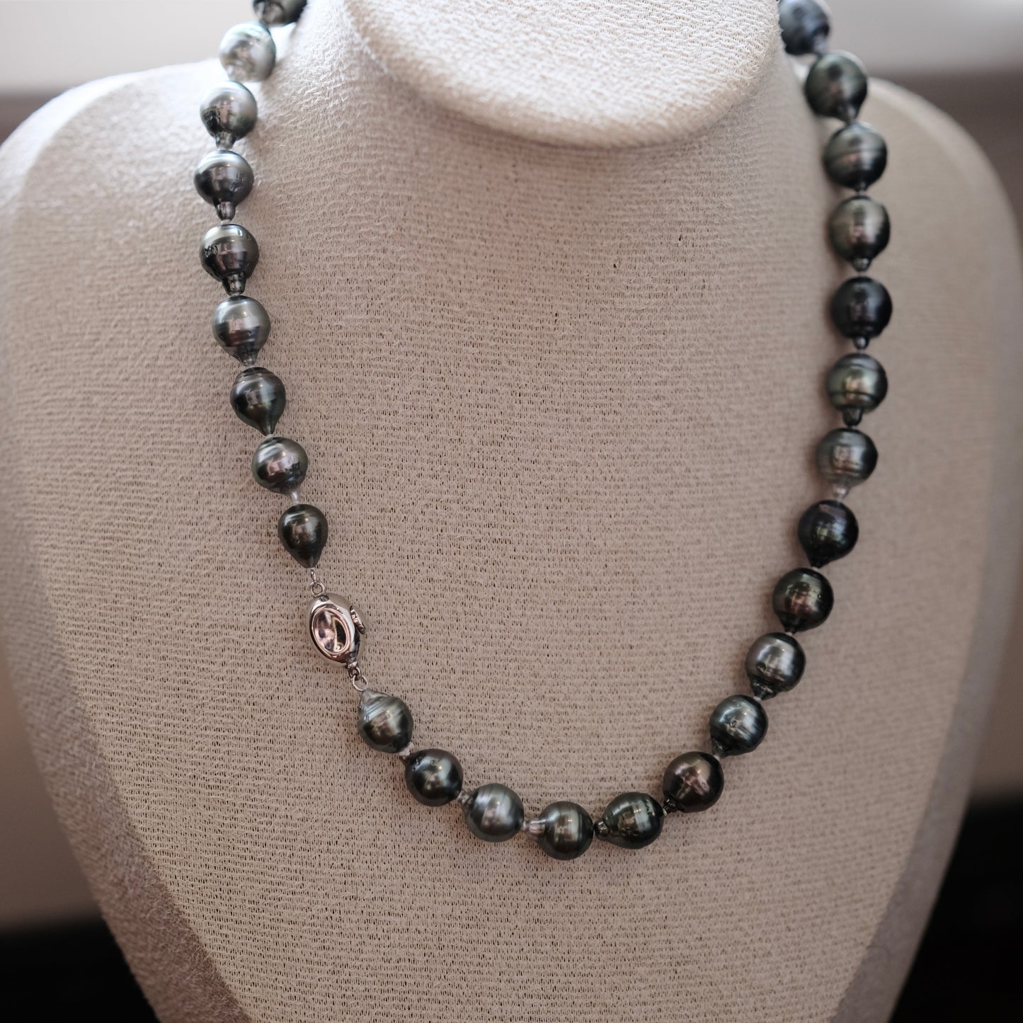 Black Tahitian Baroque bee hive full strand s925 clasp