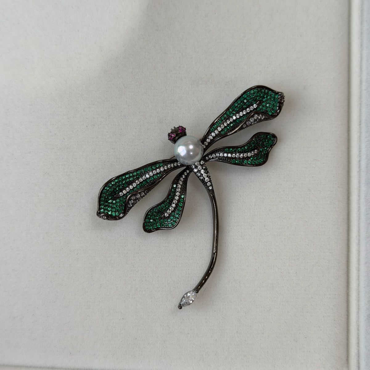 Amazing luster Akoya Pearl Madama color Dragonfly Brooch Alloy