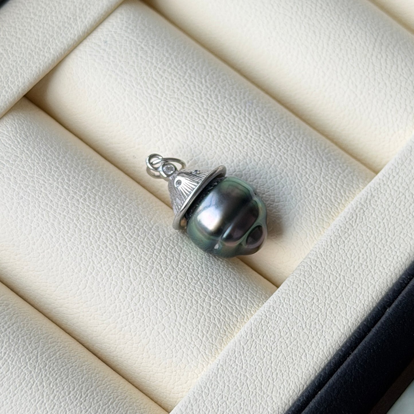Super deal Beehive Baroque Black Tahitian Pearl necklace s925