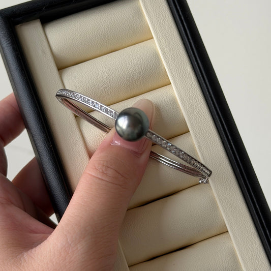 Final sale 10.8mm Black Tahitian Pearl Oval bangle s925