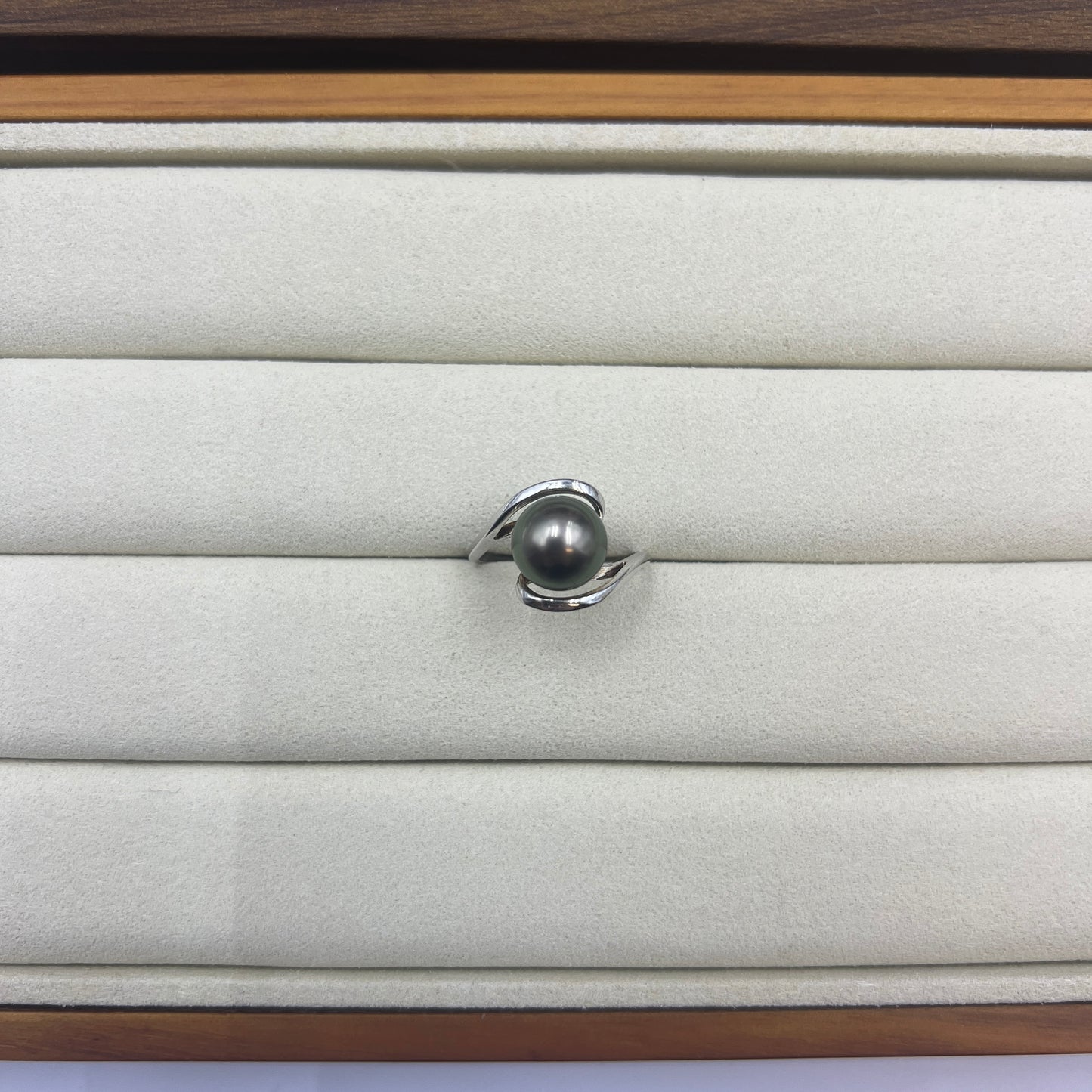 Black Tahitian ring modern 9.5mm s925