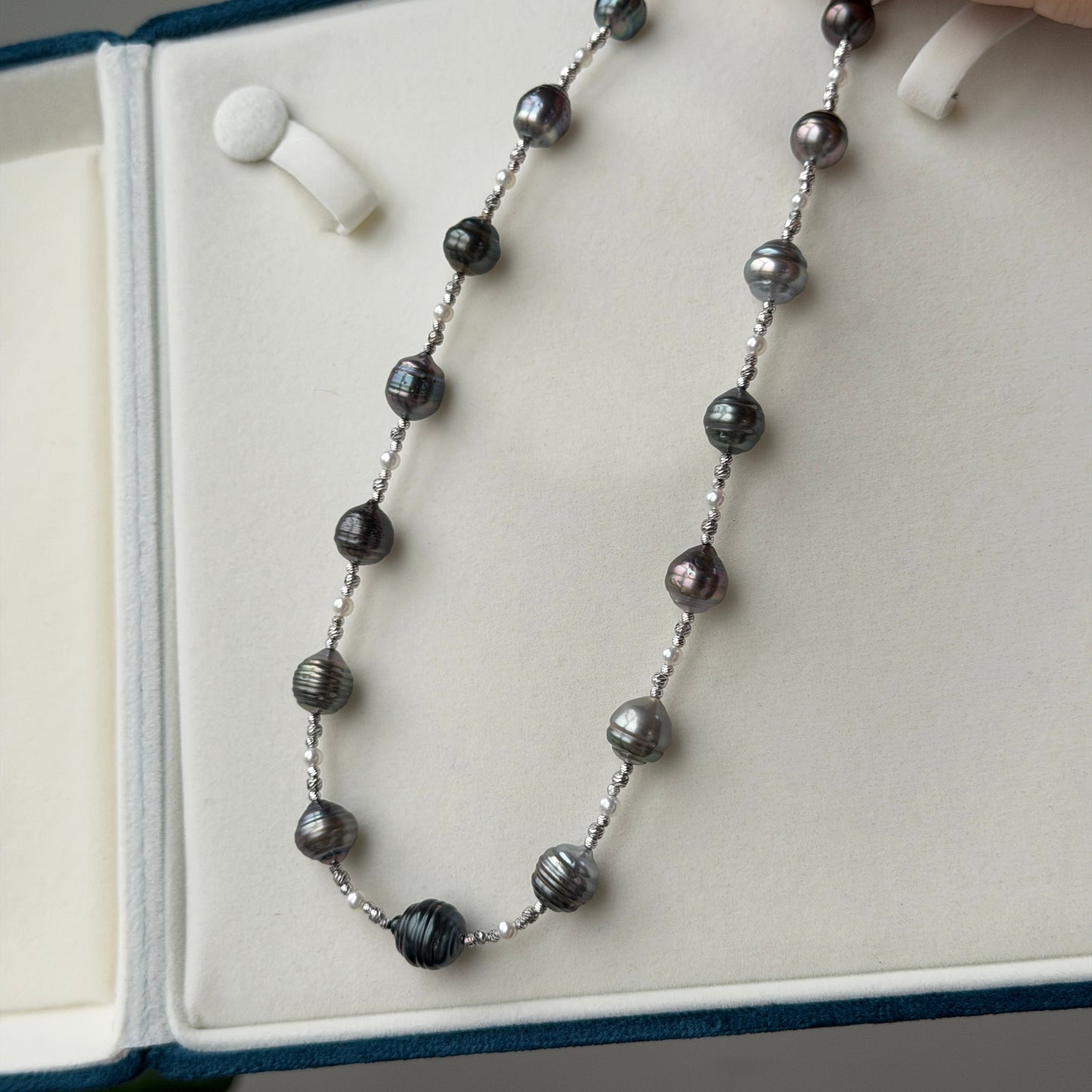 Stunning Starry Night Black Tahitian Freshwater pearl necklace s925
