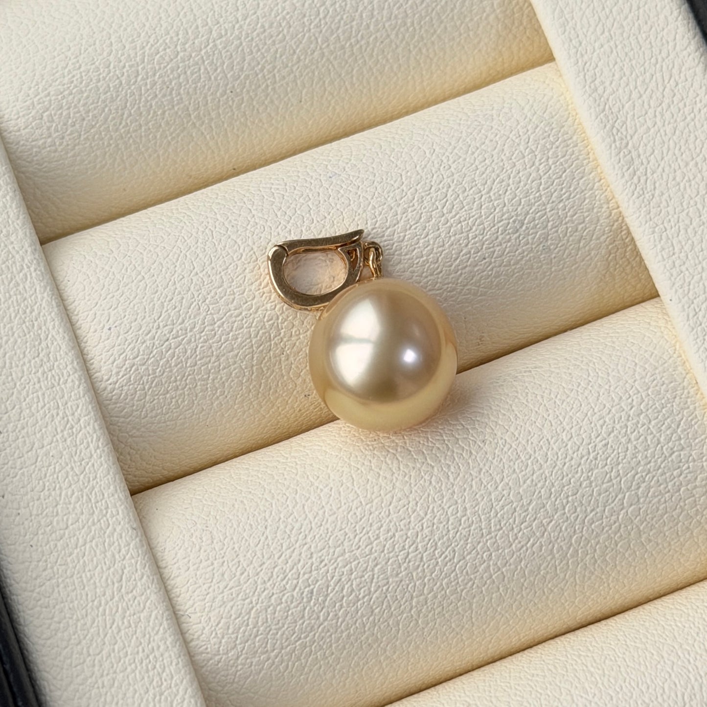 10.5mm South Sea Golden Pendant Au750 18k gold detachable pendant ONLY comes with certification