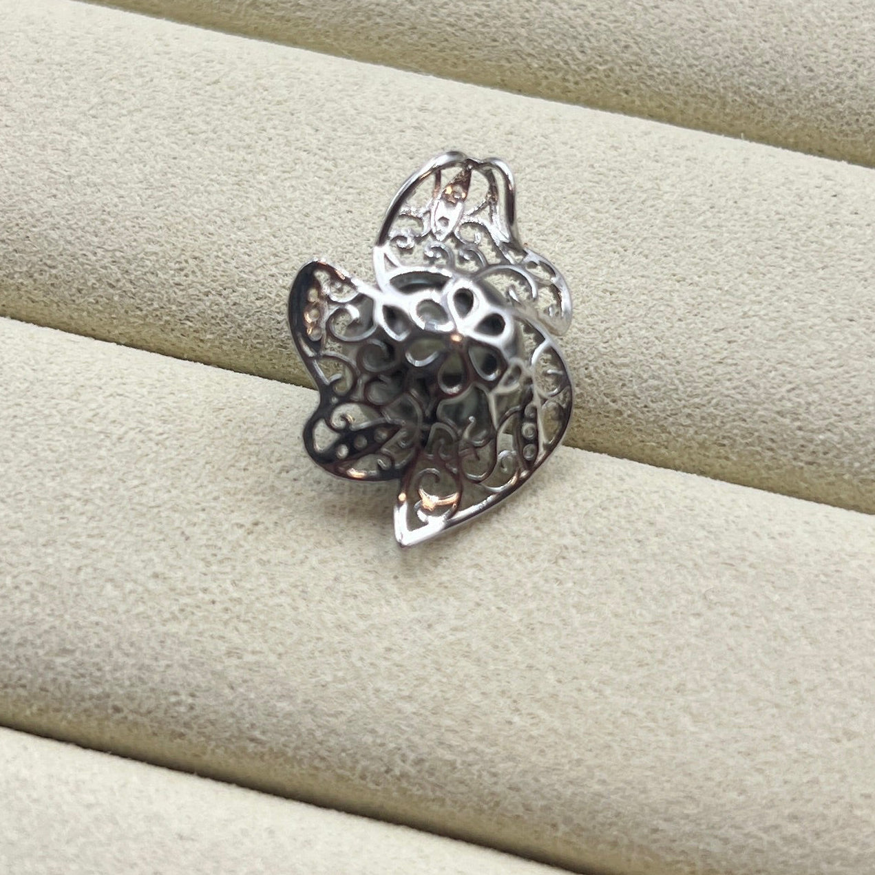 9.8mm black tahitian pearl necklace