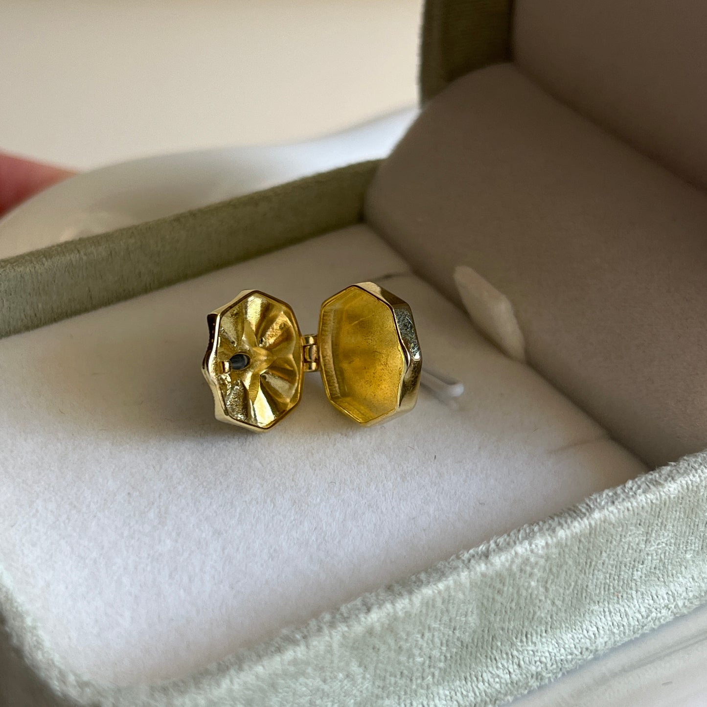 Cute Blue gemstone golden pendant s925 box design vintage style