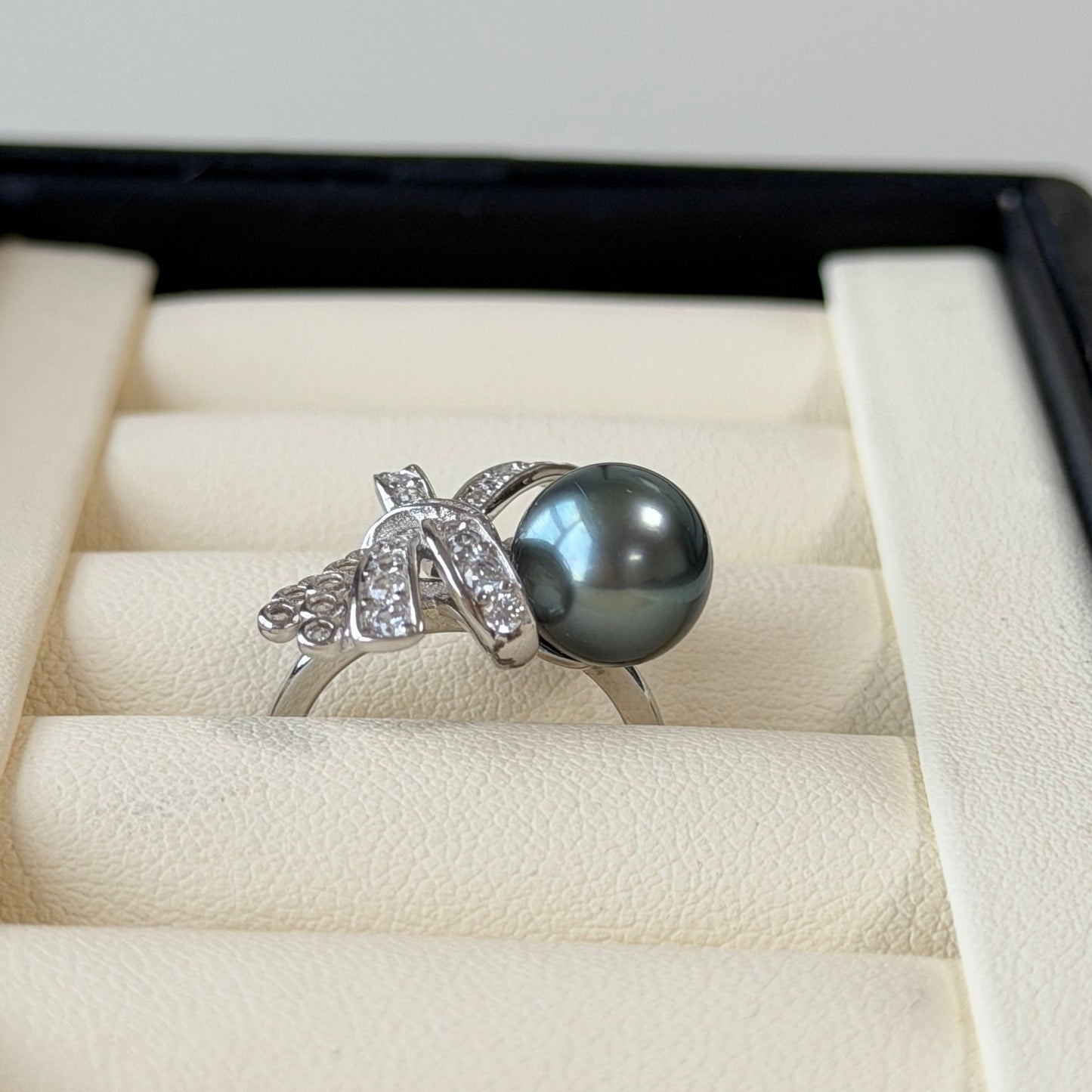 Black Tahitian pearl luxury bow cz stone ring s925