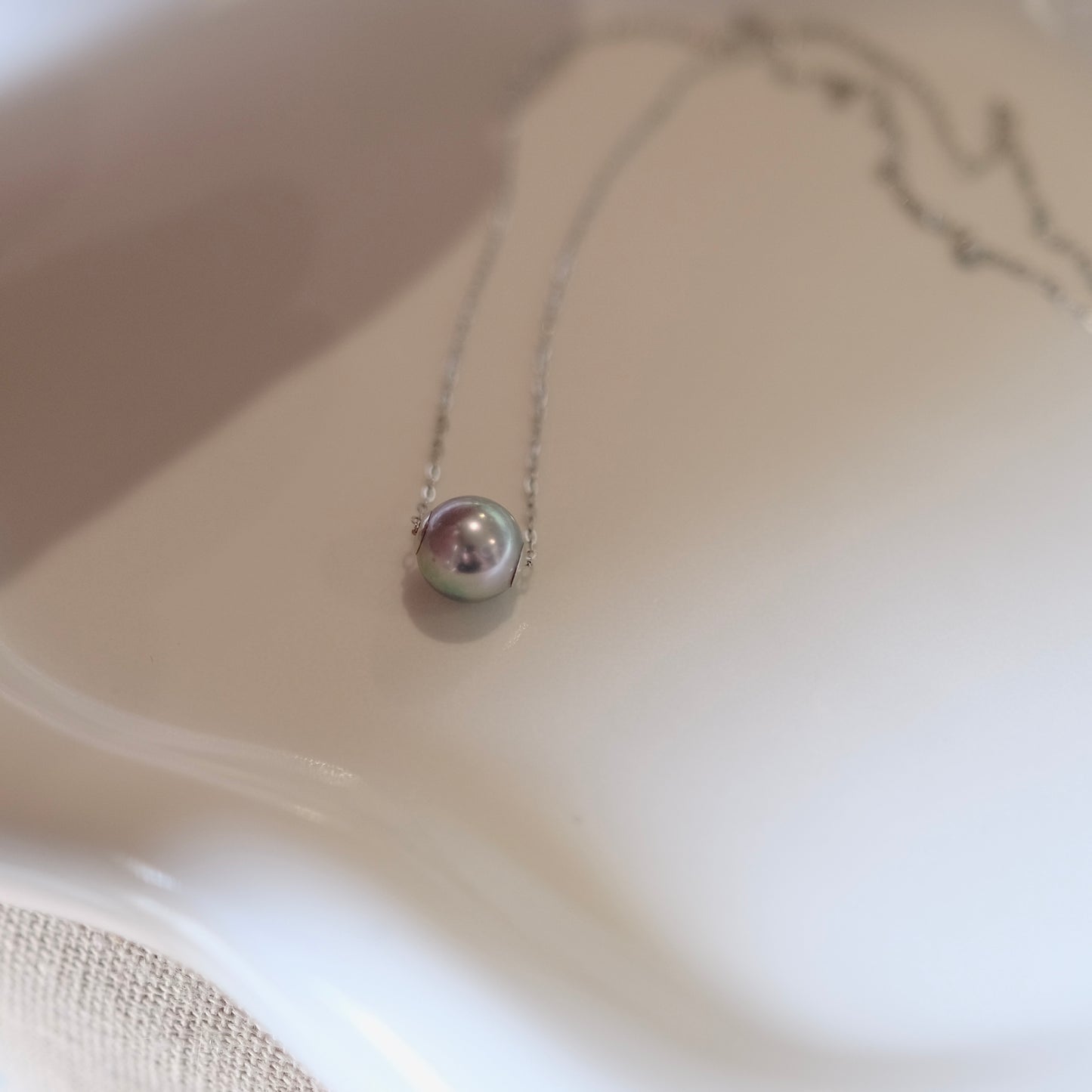 Stunning luster Akoya pearl lulu tong silver gray madama color necklace