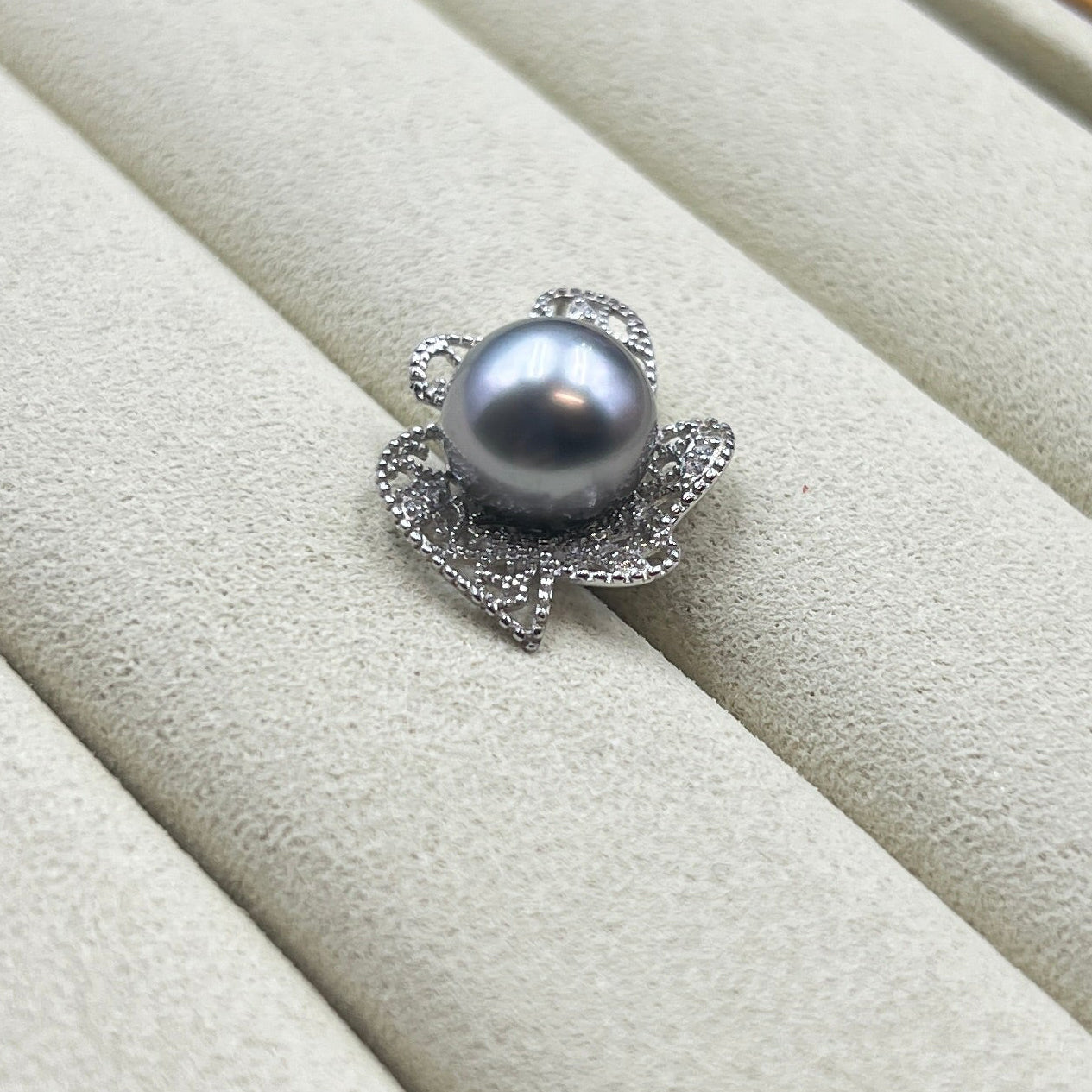 9.8mm black tahitian pearl necklace