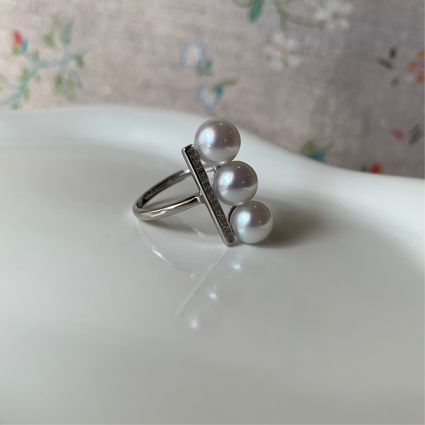 Three Freshwater AK pearl Balance style ring s925 Luxury