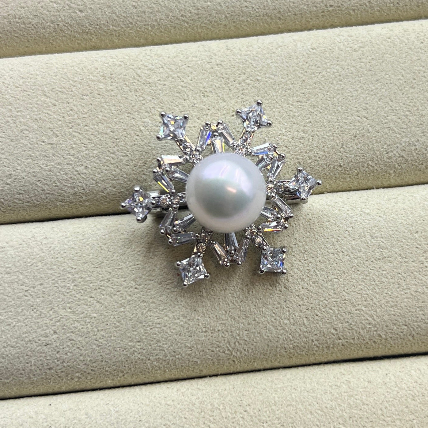 Freshwater Pearl Snowflake Brooch