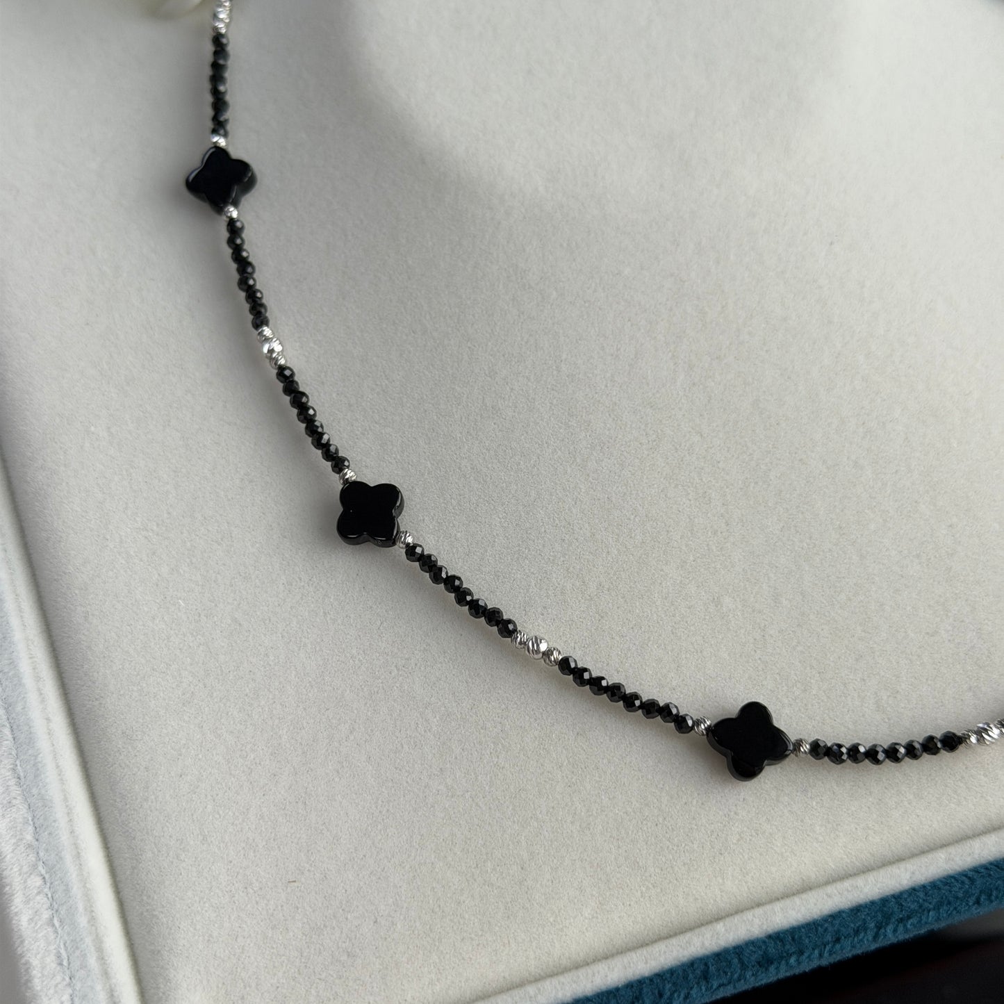 Black Lucky Four leaves flower Agate with black spinel necklace s925