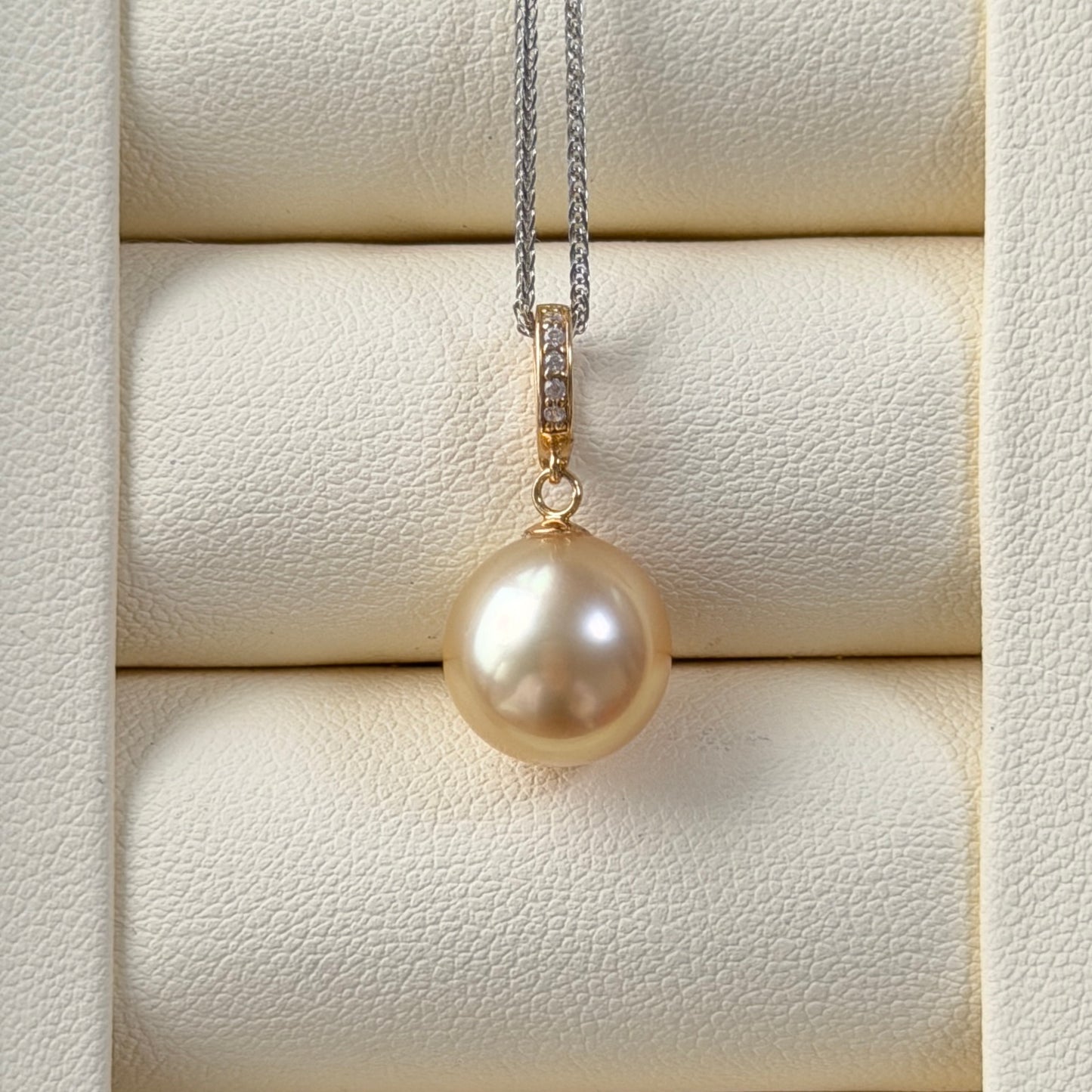 10.5mm South Sea Golden Pendant Au750 18k gold detachable pendant ONLY comes with certification