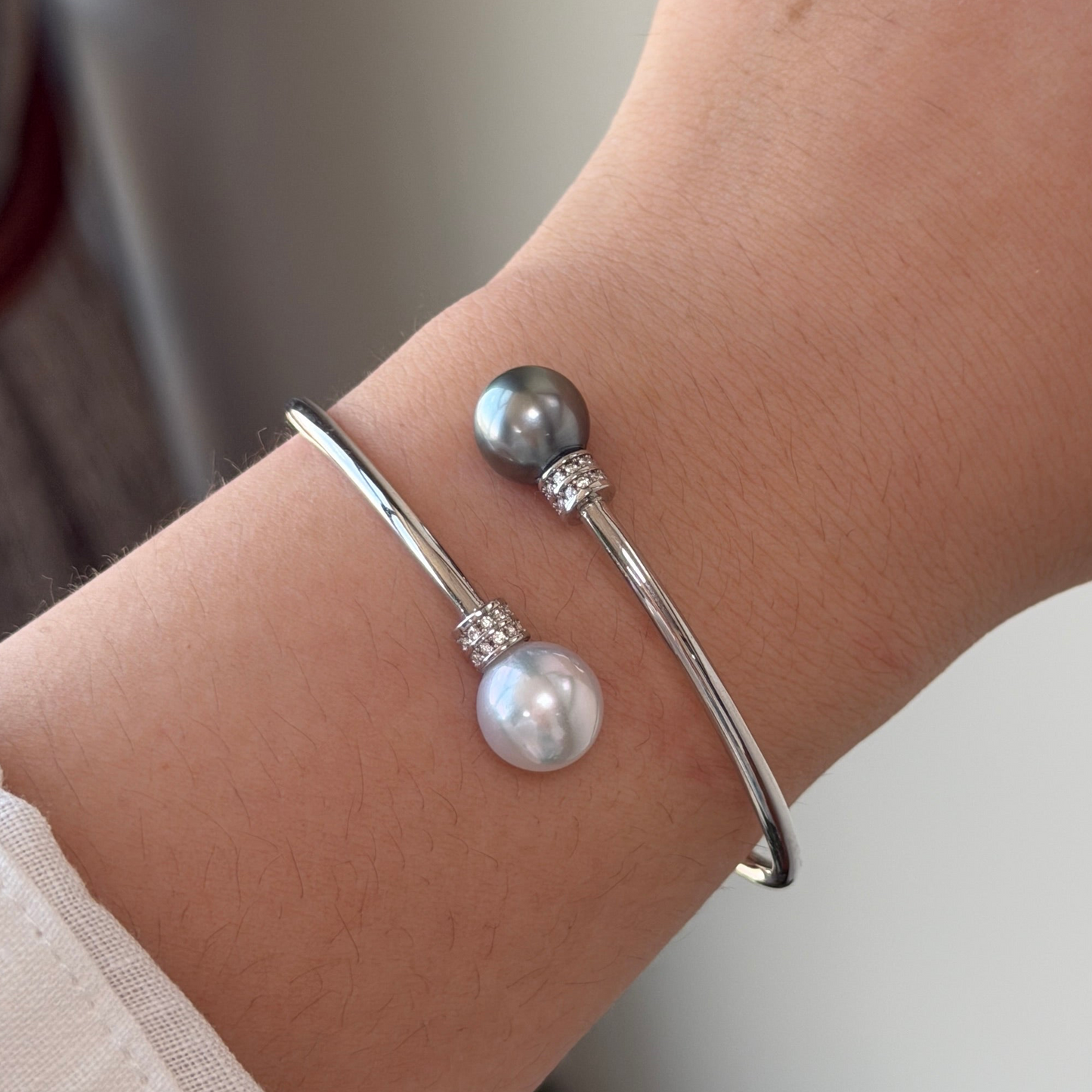Super deal Black Tahitian and Australian white bangle s925 timeless classic style