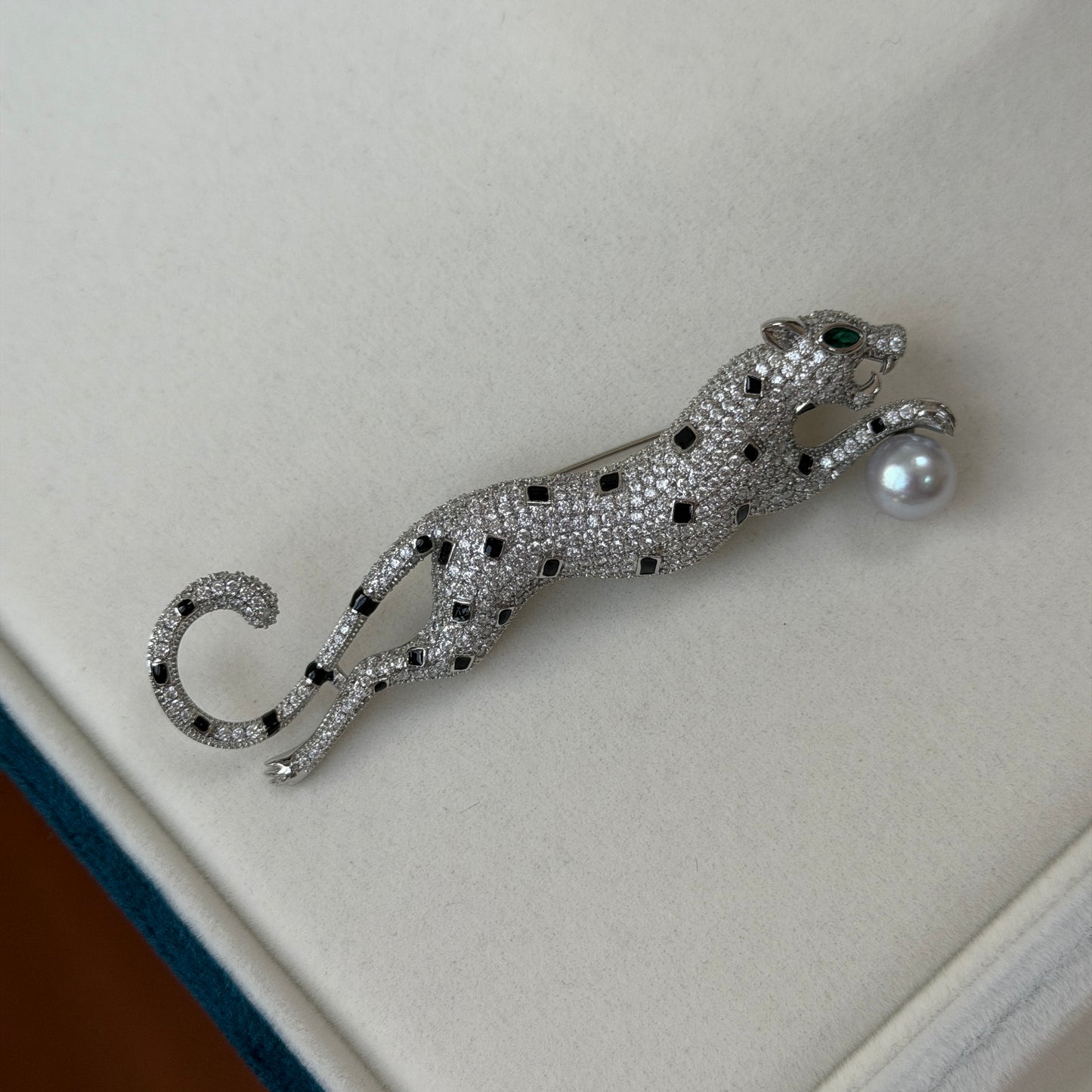 8-9mm Akoya Madama color Leopard Brooch Alloy