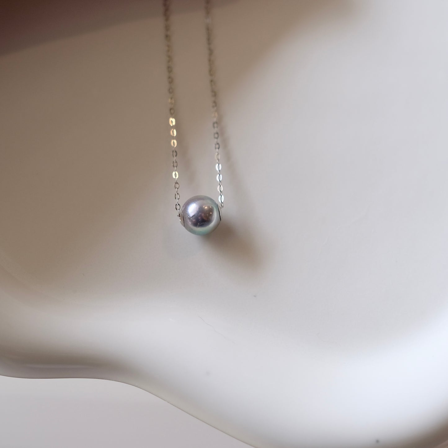 Stunning luster Akoya pearl lulu tong silver gray madama color necklace