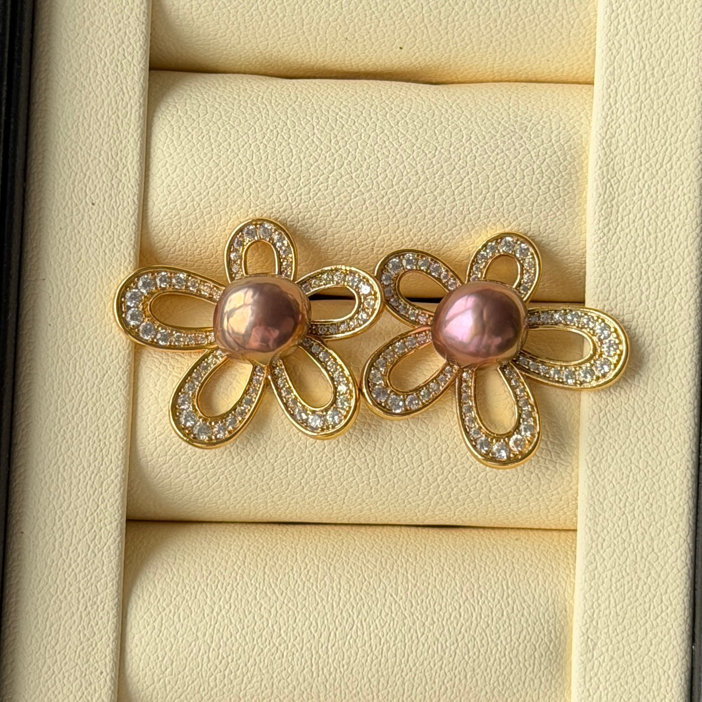 Golden Flower Metallic metal purple pearl earrings s925 cz stones