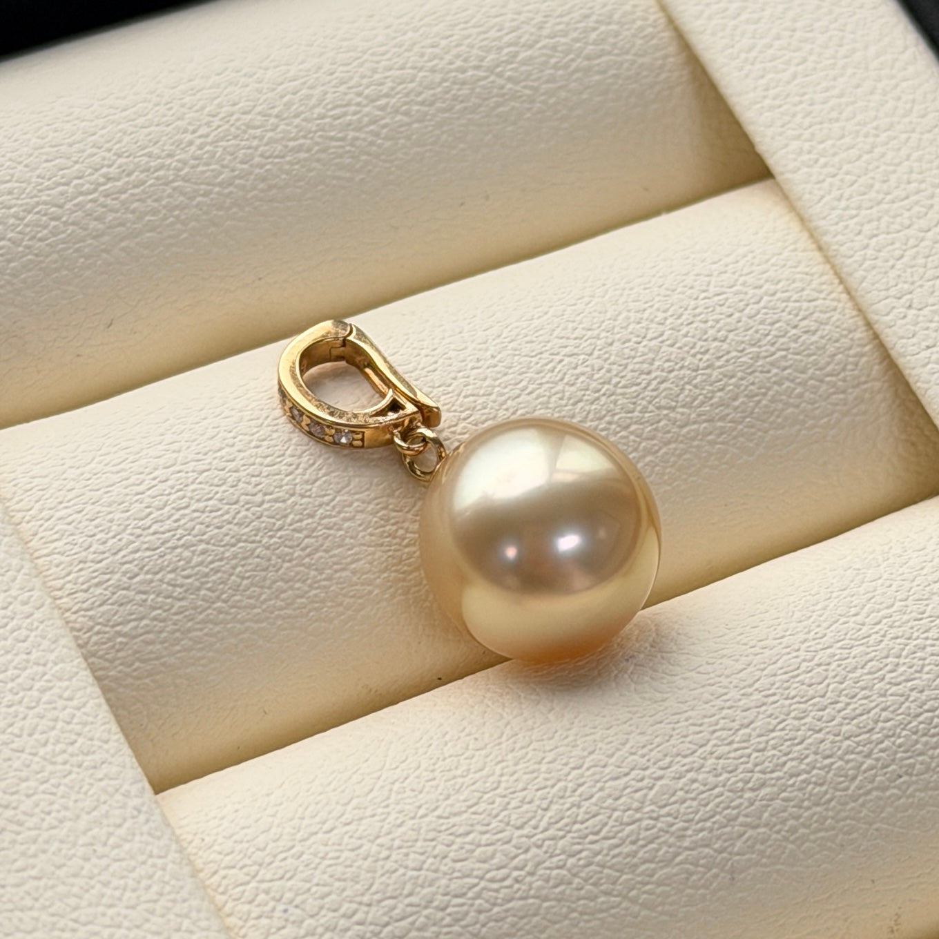 10.5mm South Sea Golden Pendant Au750 18k gold detachable pendant ONLY comes with certification
