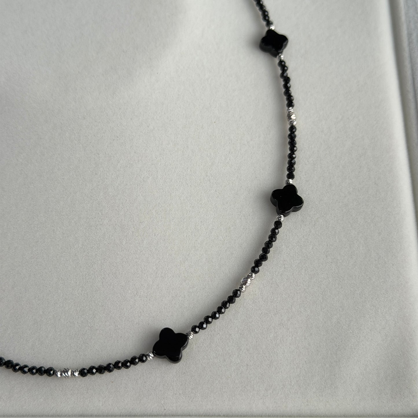 Black Lucky Four leaves flower Agate with black spinel necklace s925