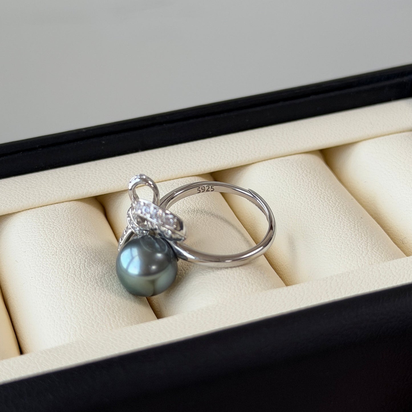 Black Tahitian pearl luxury bow cz stone ring s925