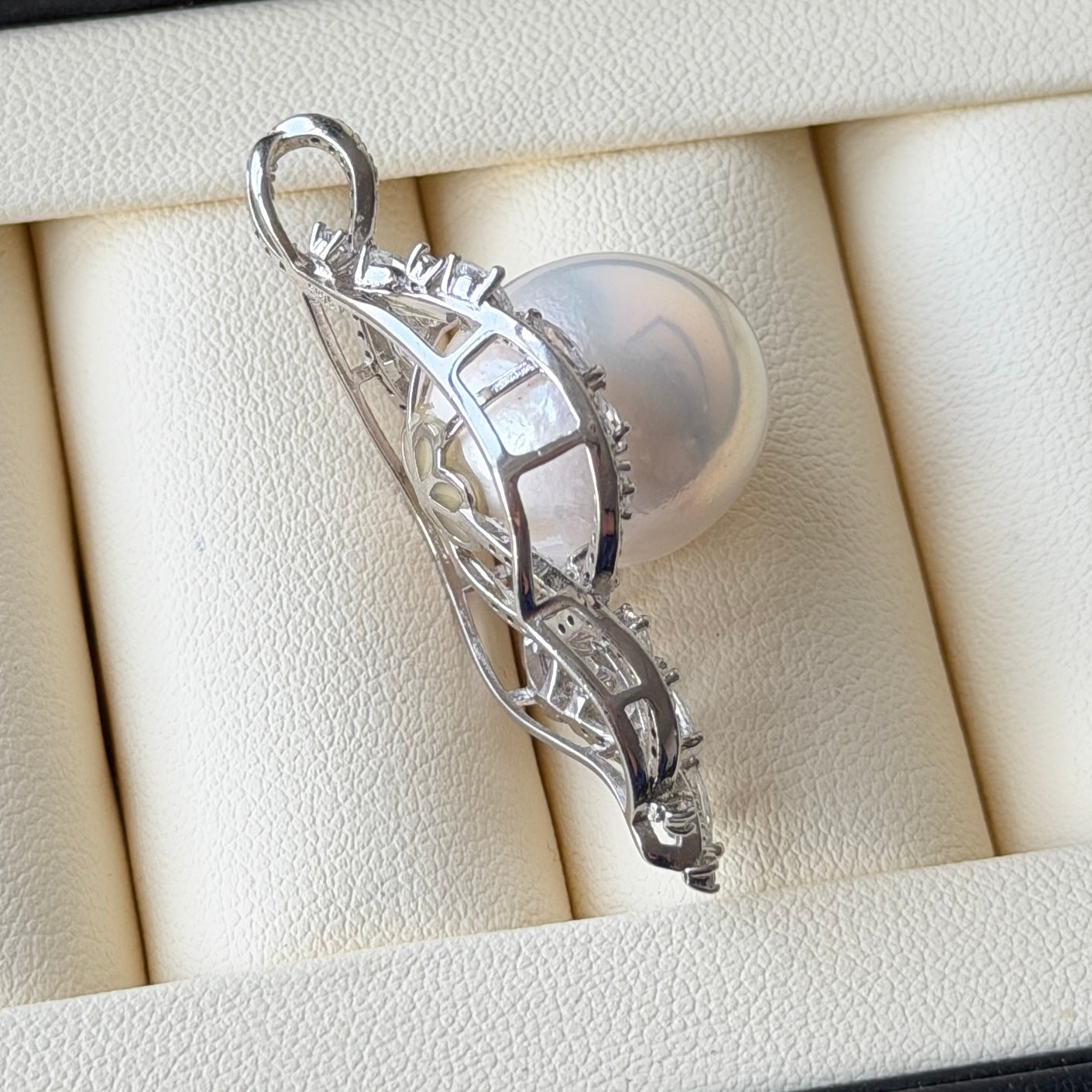Very delicate sparkle Huge 15mm Metallic luster Edison Frehshwater Pearl pendant s925