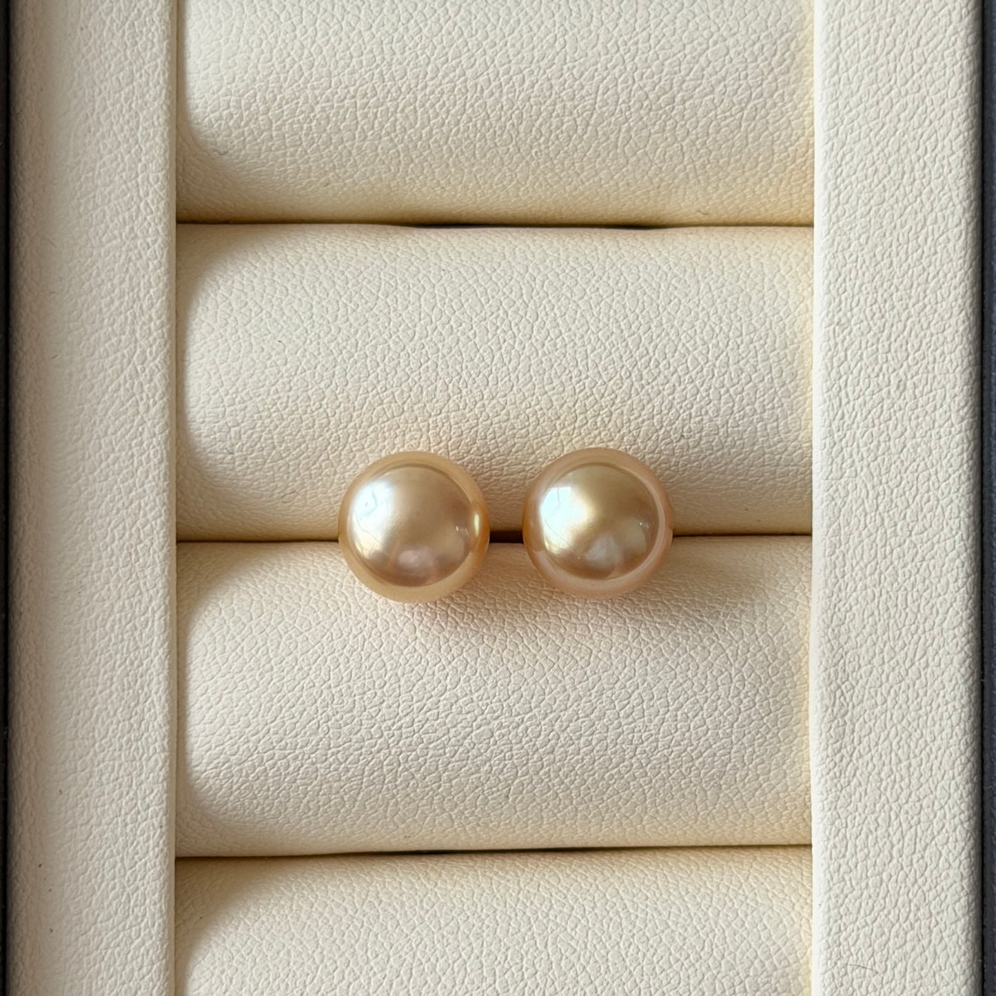 South sea golden Pearl 9.5mm smooth baroque earring stud s925