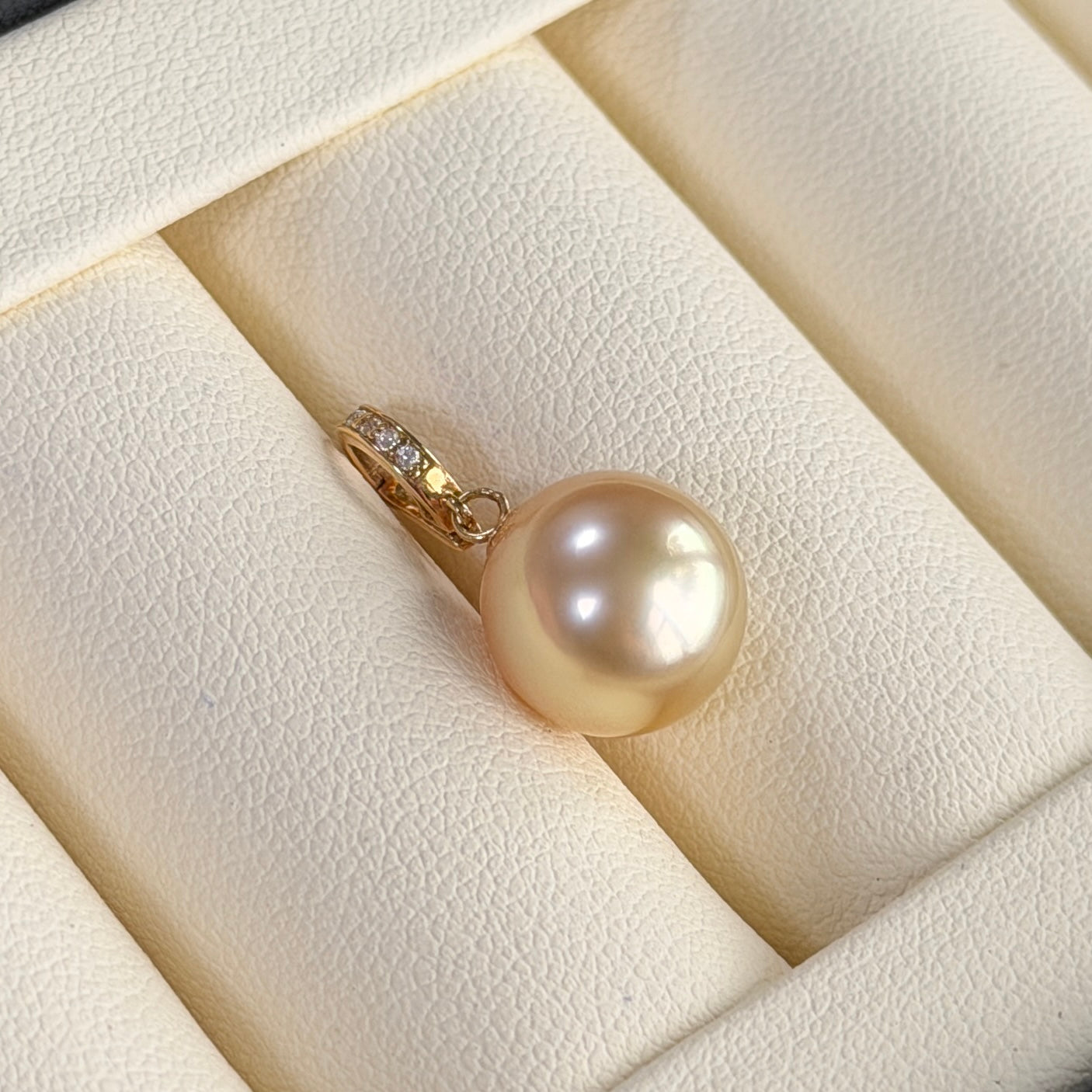 10.5mm South Sea Golden Pendant Au750 18k gold detachable pendant ONLY comes with certification