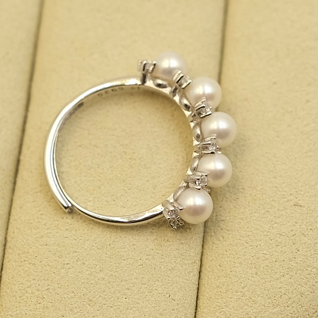5 freshwater pearls balance ring s925