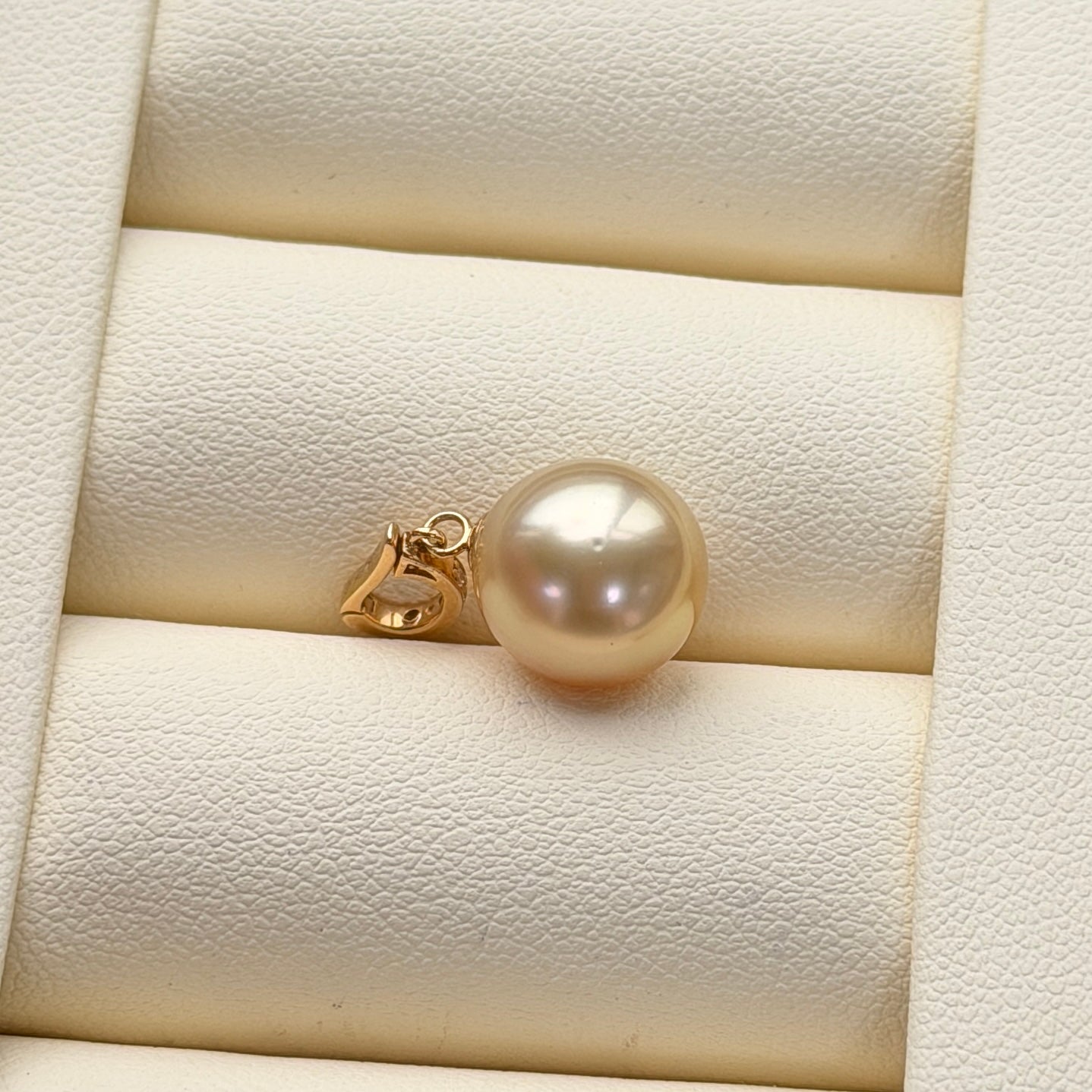 10.5mm South Sea Golden Pendant Au750 18k gold detachable pendant ONLY comes with certification